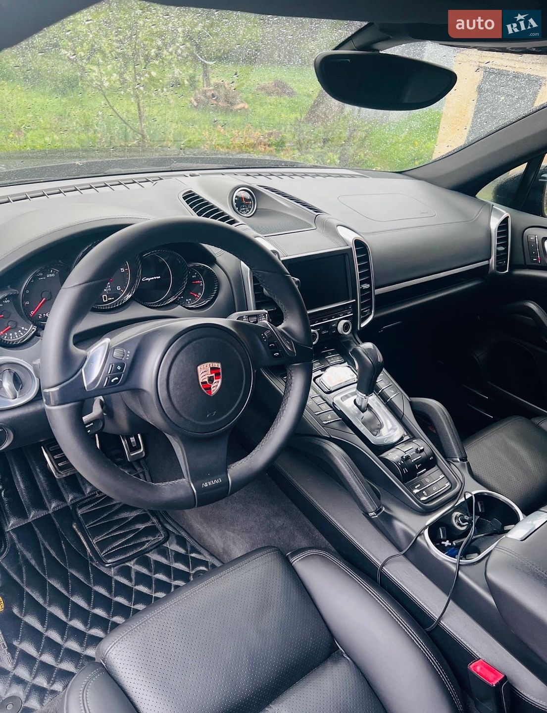 Porsche Cayenne 2011 VIN WP1ZZZ92ZCLA20749 фото оголошення 2 з 24