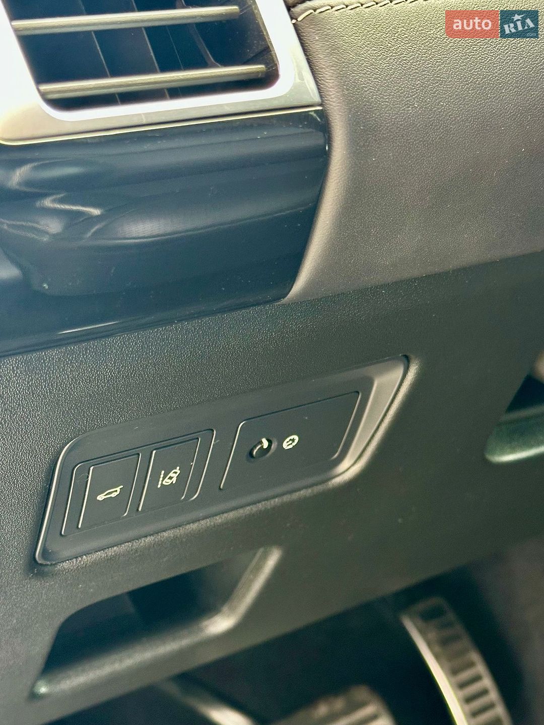 Land Rover Discovery 2018 VIN SALRT2RV1JA054128 фото оголошення 28 з 67