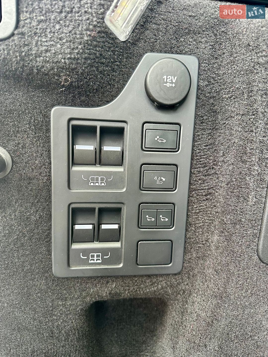 Land Rover Discovery 2018 VIN SALRT2RV1JA054128 фото оголошення 34 з 67