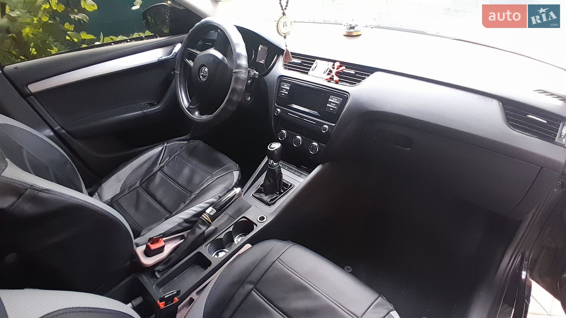 Skoda Octavia 2015 VIN TMBAG7NE1G0071067 фото оголошення 2 з 10