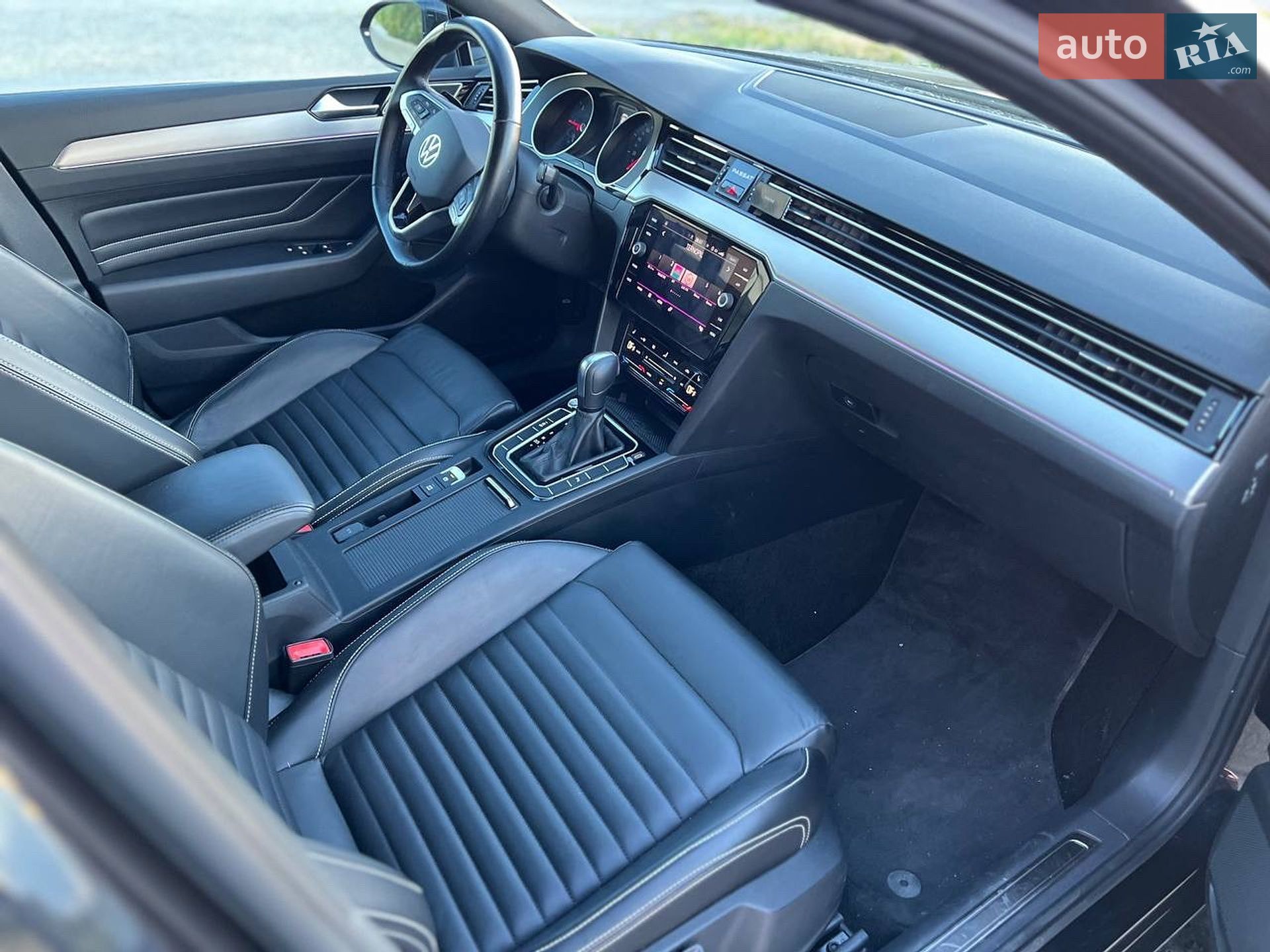 Volkswagen Passat 2021 VIN WVWZZZ3CZME080619 фото оголошення 100 з 131