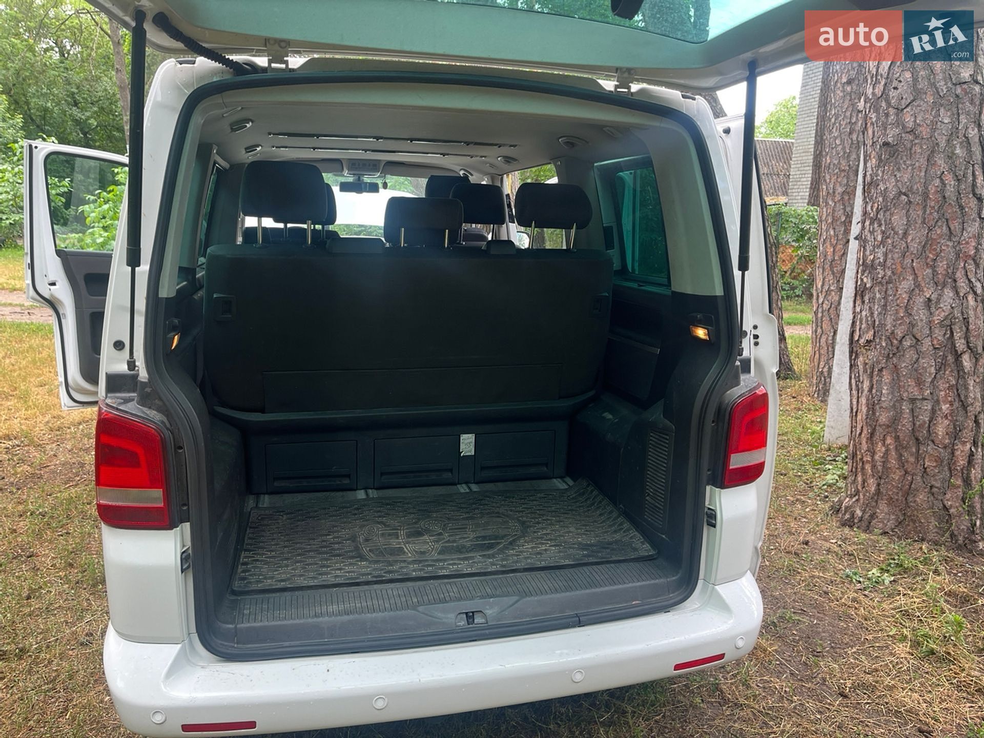Volkswagen Multivan 2010 VIN WV2ZZZ7HZBH039793 фото оголошення 12 з 17