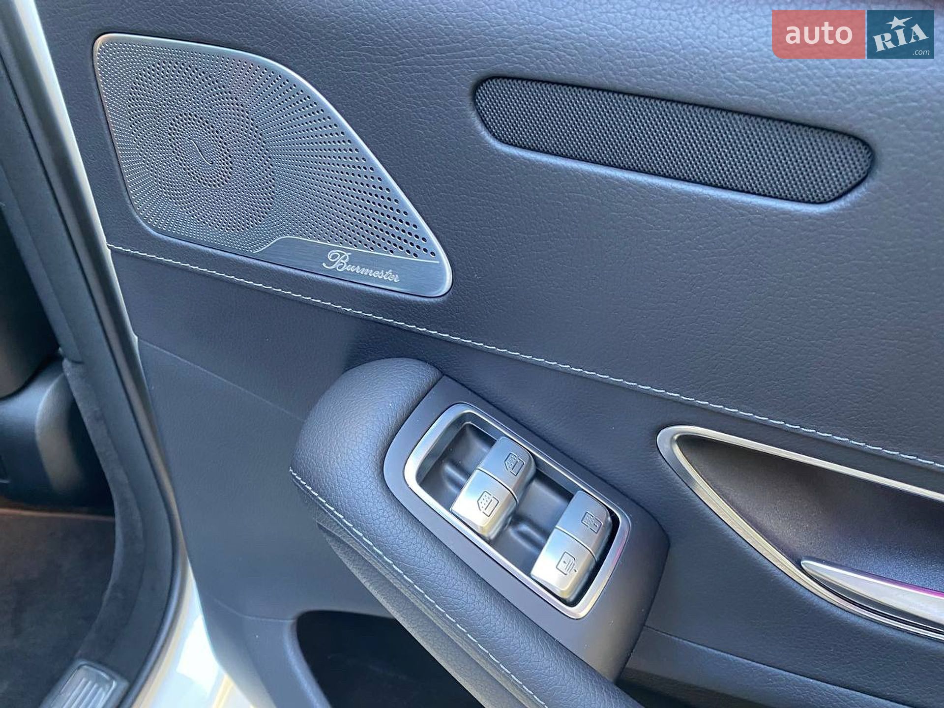Mercedes-Benz S-Class 2017 VIN WDDUG6DB9HA321459 фото оголошення 12 з 64