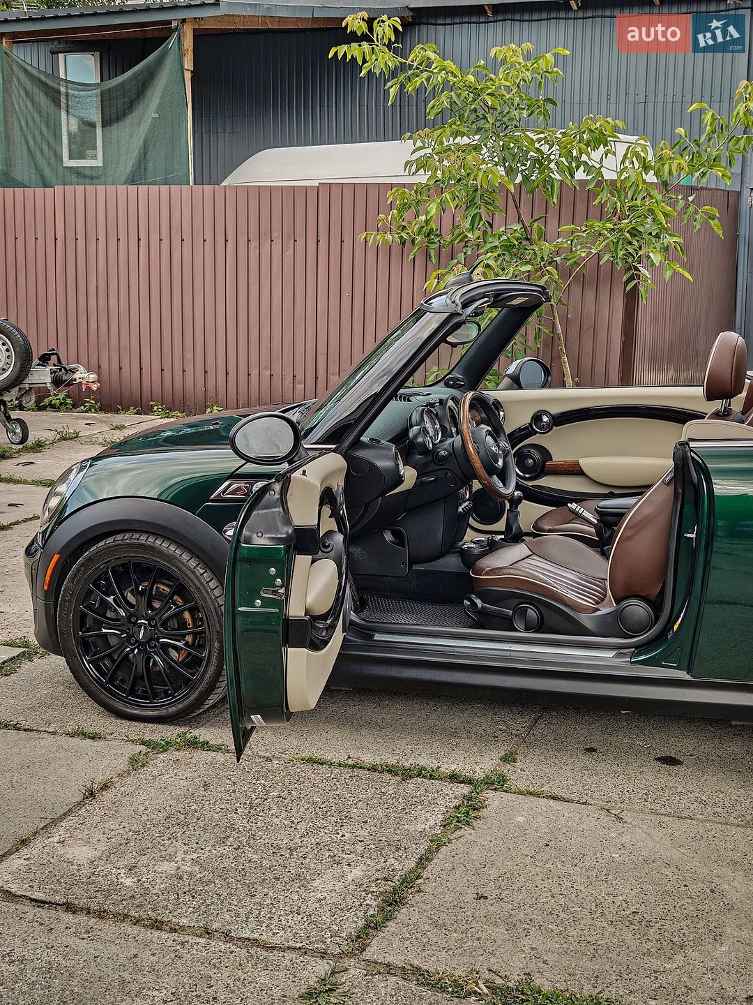 MINI Convertible 2011 VIN WMWZP3C53BTX84409 фото оголошення 8 з 42