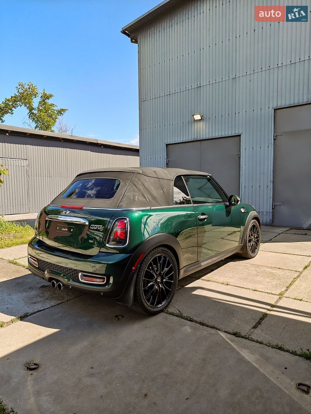 MINI Convertible 2011 VIN WMWZP3C53BTX84409 фото оголошення 16 з 42