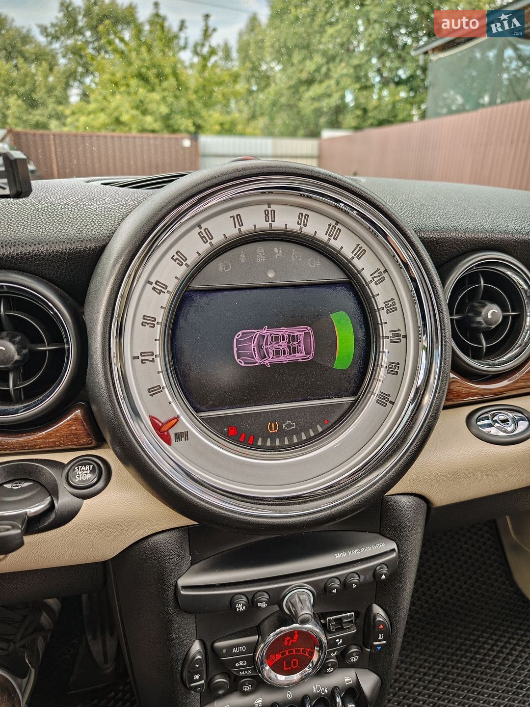 MINI Convertible 2011 VIN WMWZP3C53BTX84409 фото оголошення 26 з 42