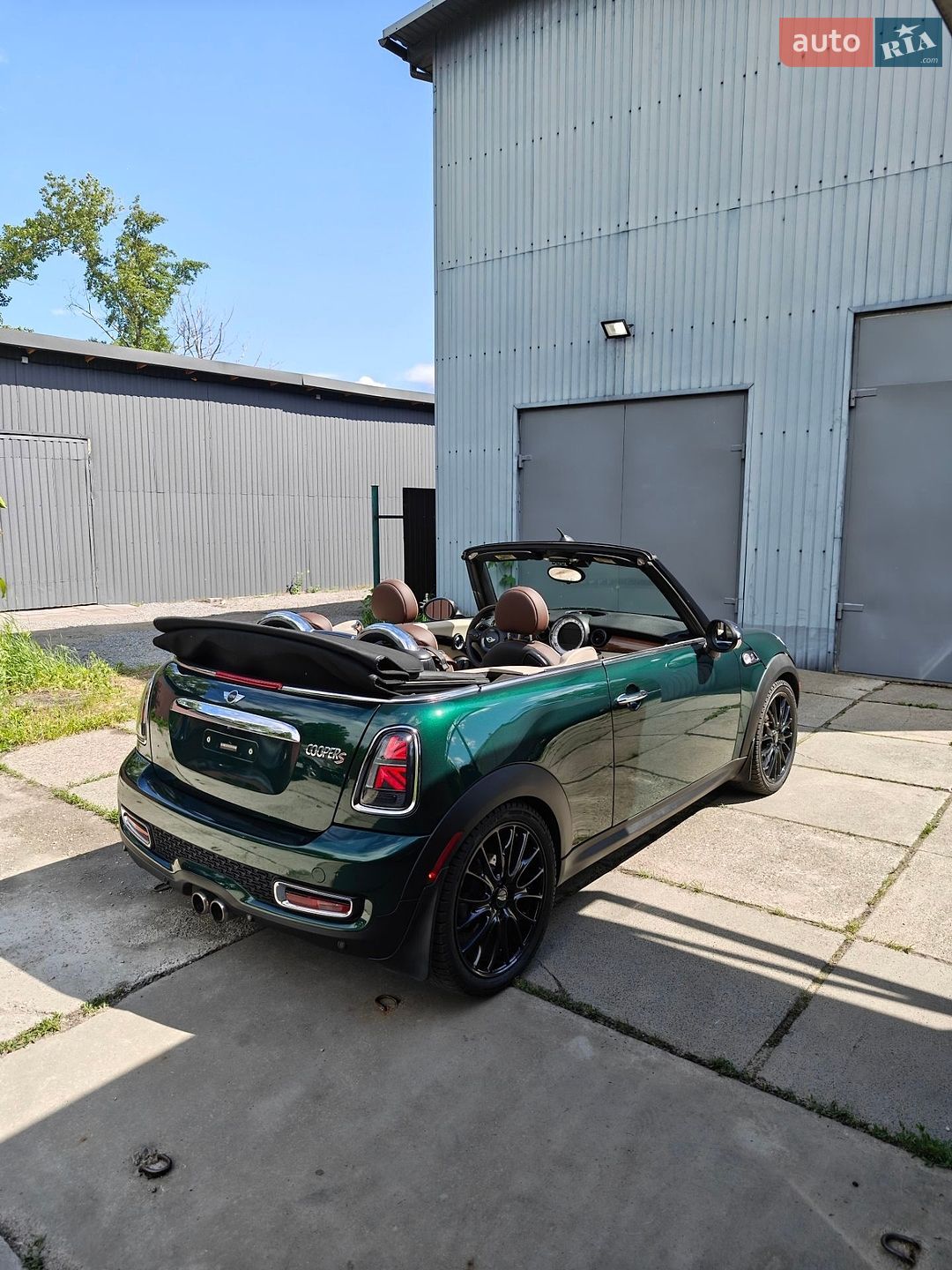 MINI Convertible 2011 VIN WMWZP3C53BTX84409 фото оголошення 2 з 42