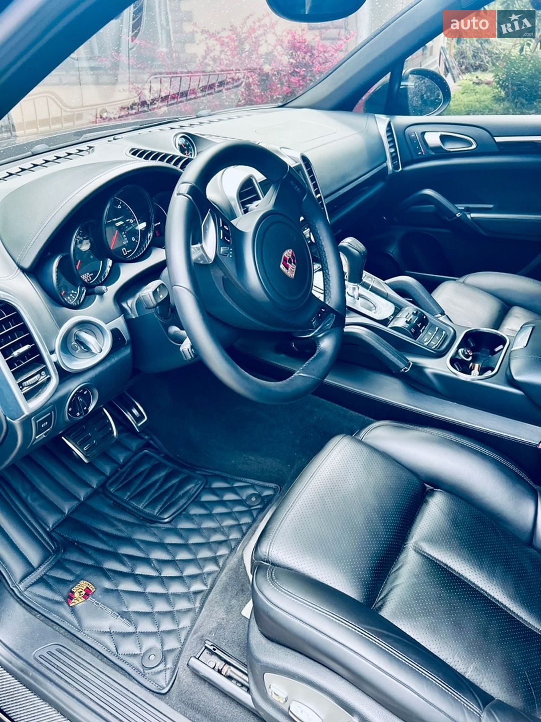 Porsche Cayenne 2011 VIN WP1ZZZ92ZCLA20749 фото оголошення 12 з 24