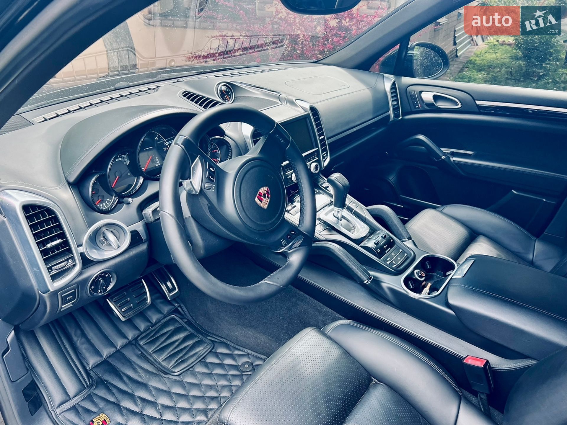 Porsche Cayenne 2011 VIN WP1ZZZ92ZCLA20749 фото оголошення 17 з 24
