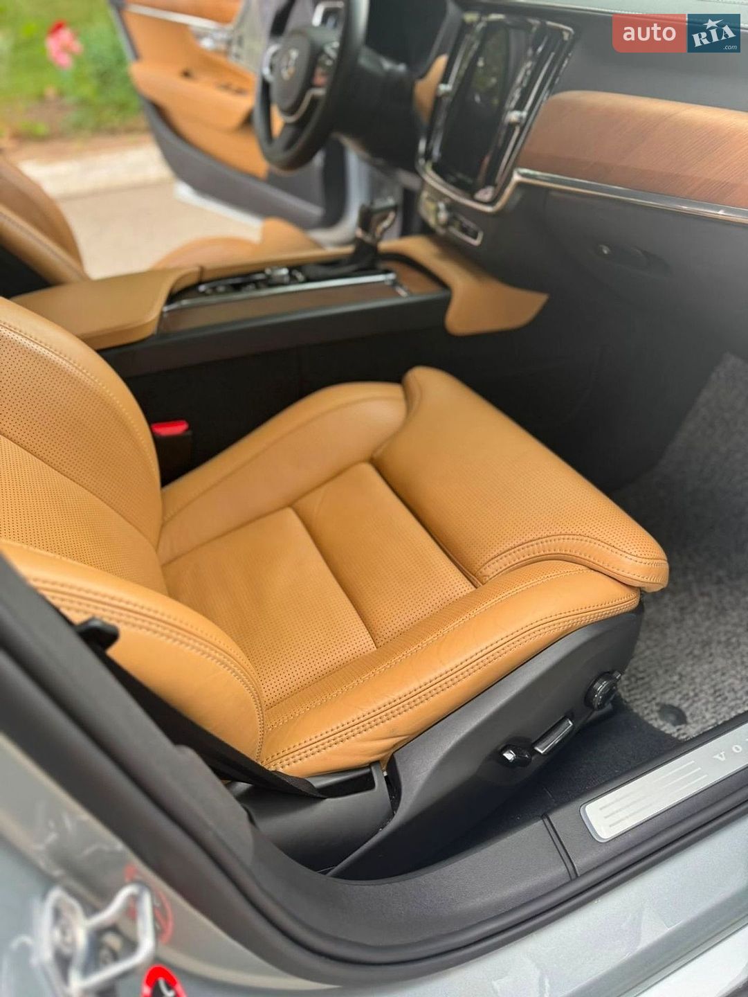 Volvo S90 2018 VIN YV1PSA8ADJ1036748 фото оголошення 16 з 18