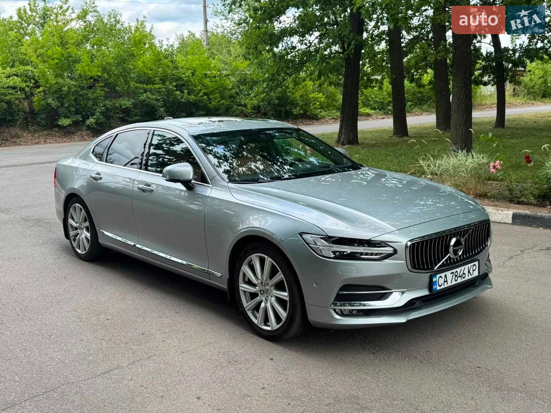 Volvo S90 2018 VIN YV1PSA8ADJ1036748 фото оголошення 2 з 18