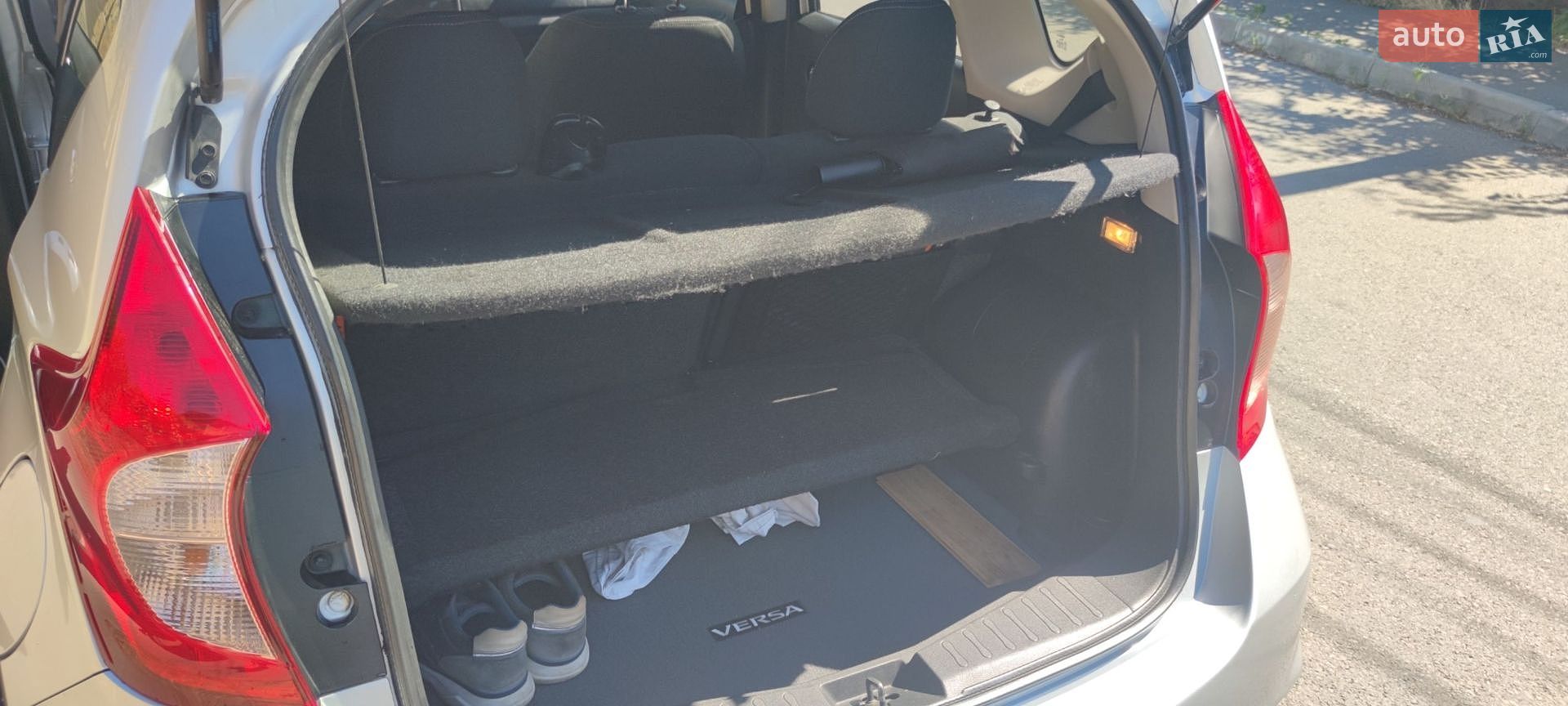Nissan Versa Note 2017 VIN 3N1CE2CP6HL379784 фото оголошення 4 з 35