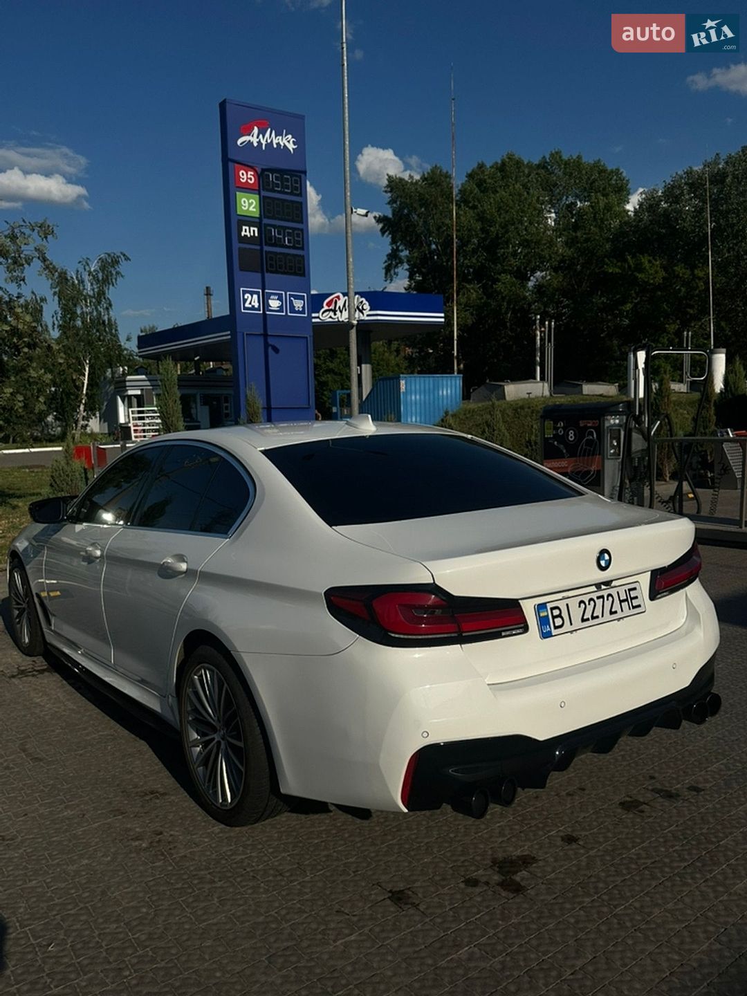 BMW 5 Series 2019 VIN WBAJA5C58KBX86656 фото оголошення 3 з 6