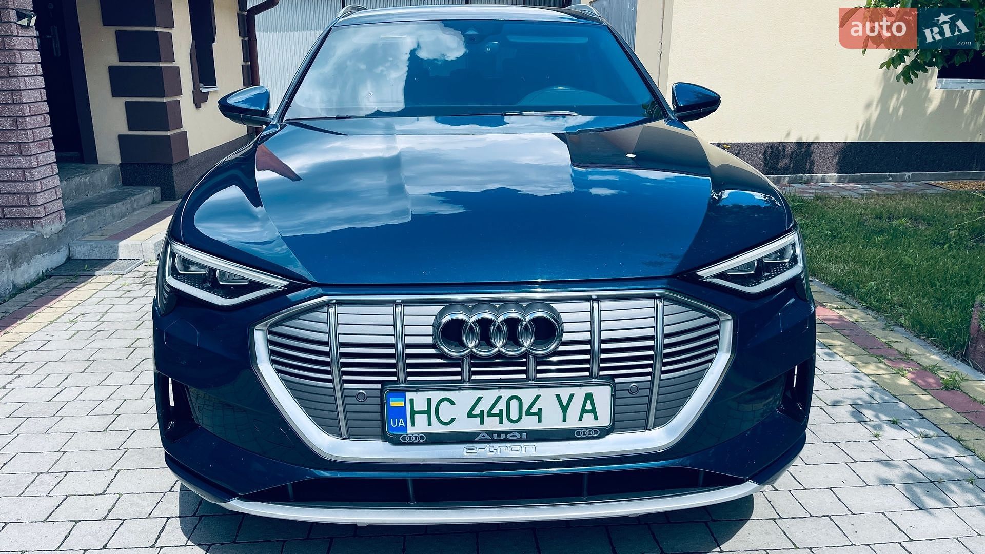 Audi e-tron 2019 VIN WAUZZZGE6LB006815 фото оголошення 13 з 44