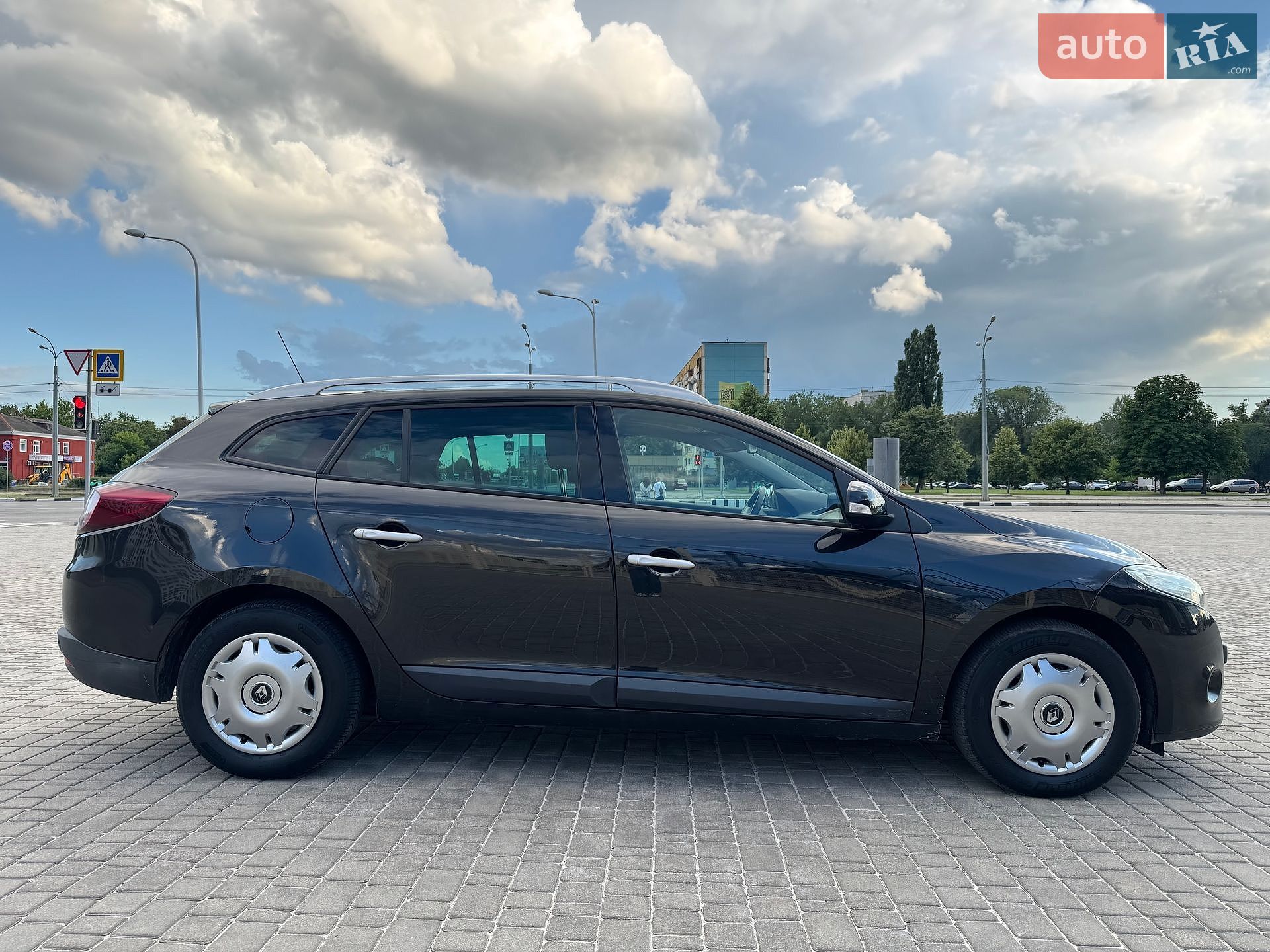 Renault Megane 2010 VIN VF1KZ1W0643834451 фото оголошення 3 з 32