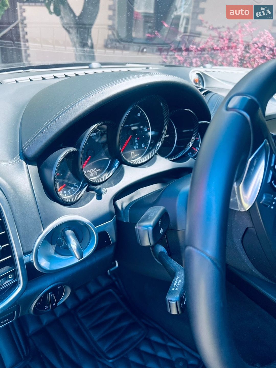 Porsche Cayenne 2011 VIN WP1ZZZ92ZCLA20749 фото оголошення 23 з 24