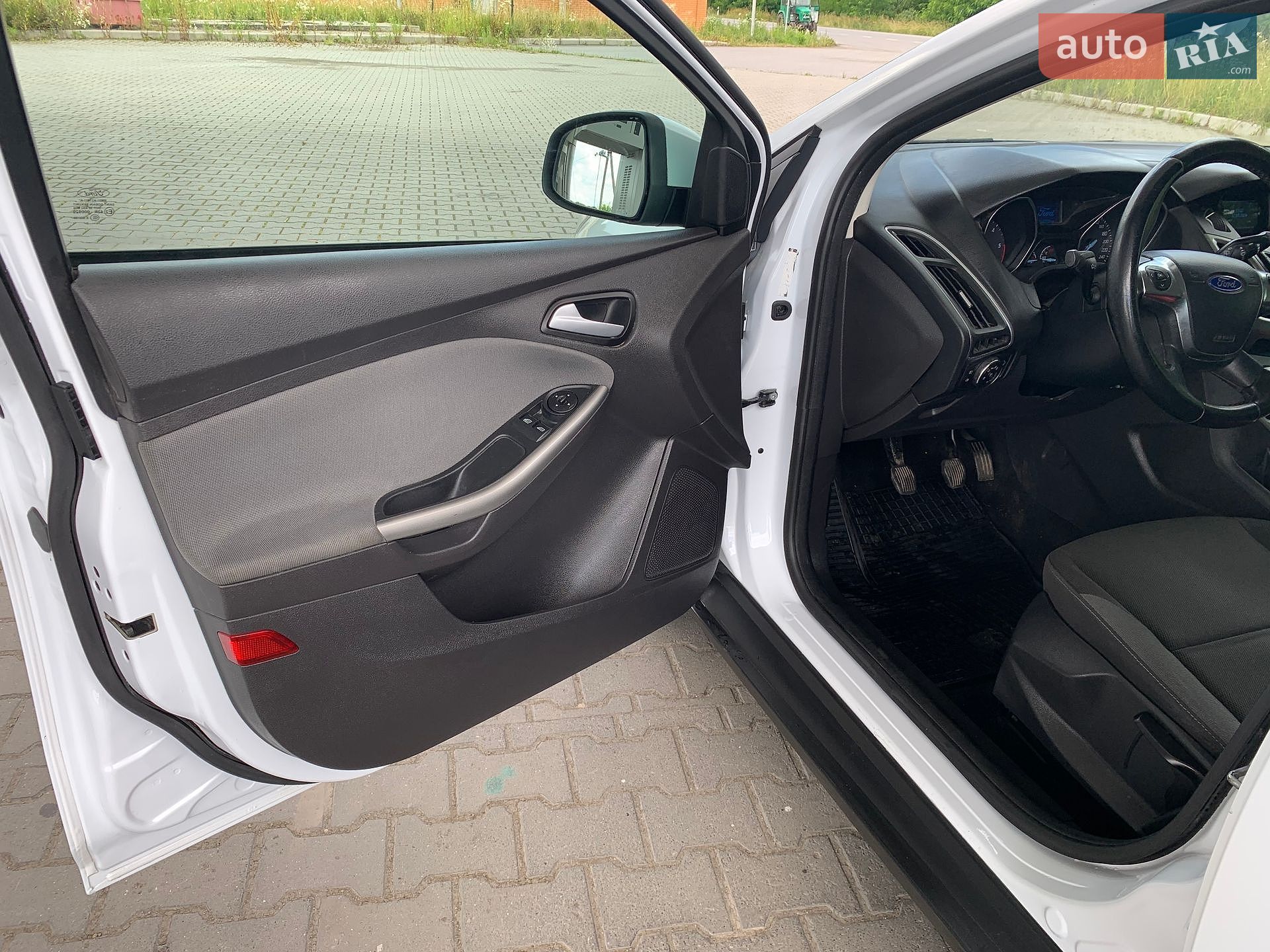 Ford Focus 2013 VIN WF0LXXGCBLDP32478 фото оголошення 19 з 33