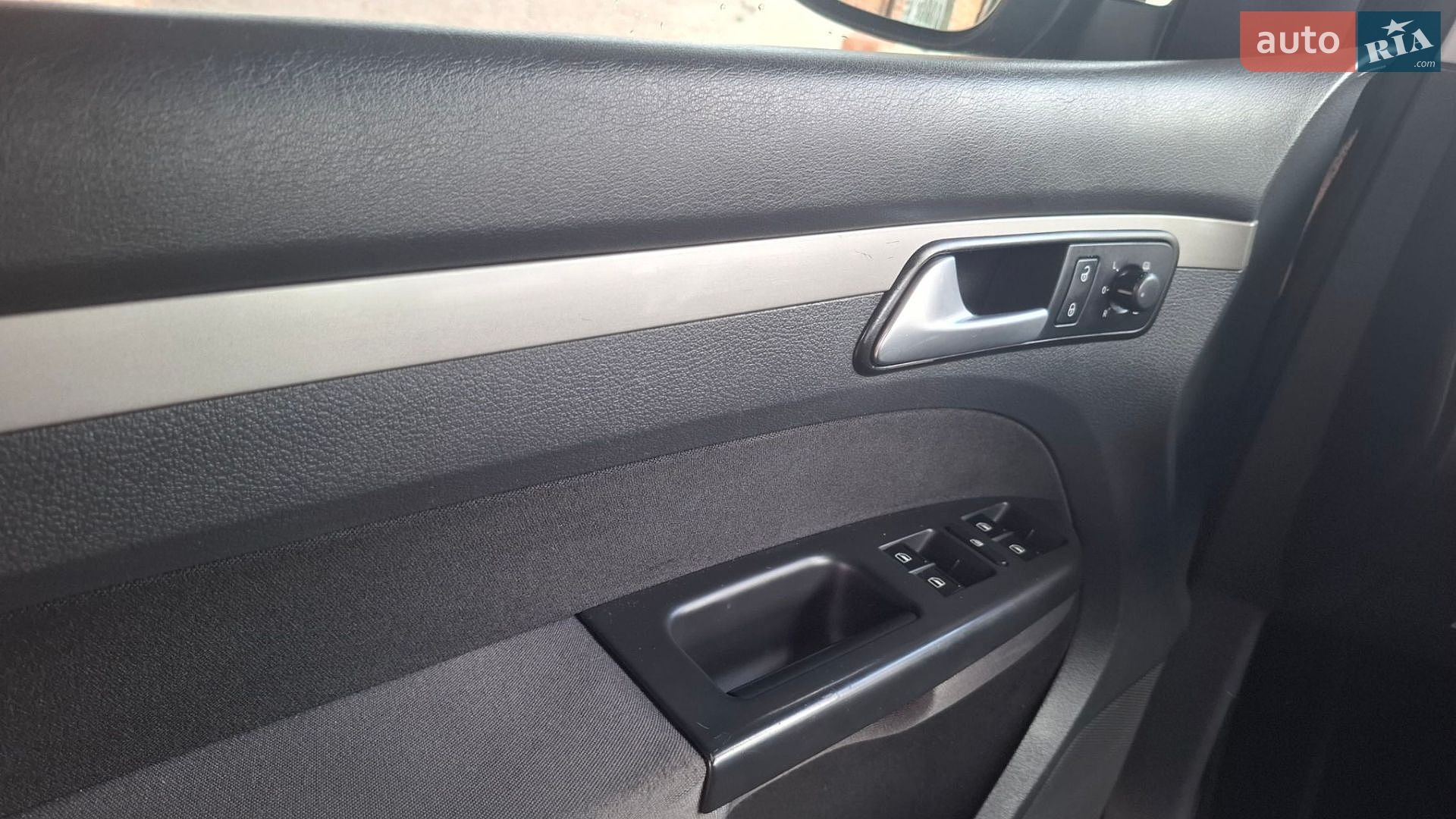 Volkswagen Touran 2009 VIN WVGZZZ1TZAW023832 фото оголошення 30 з 38