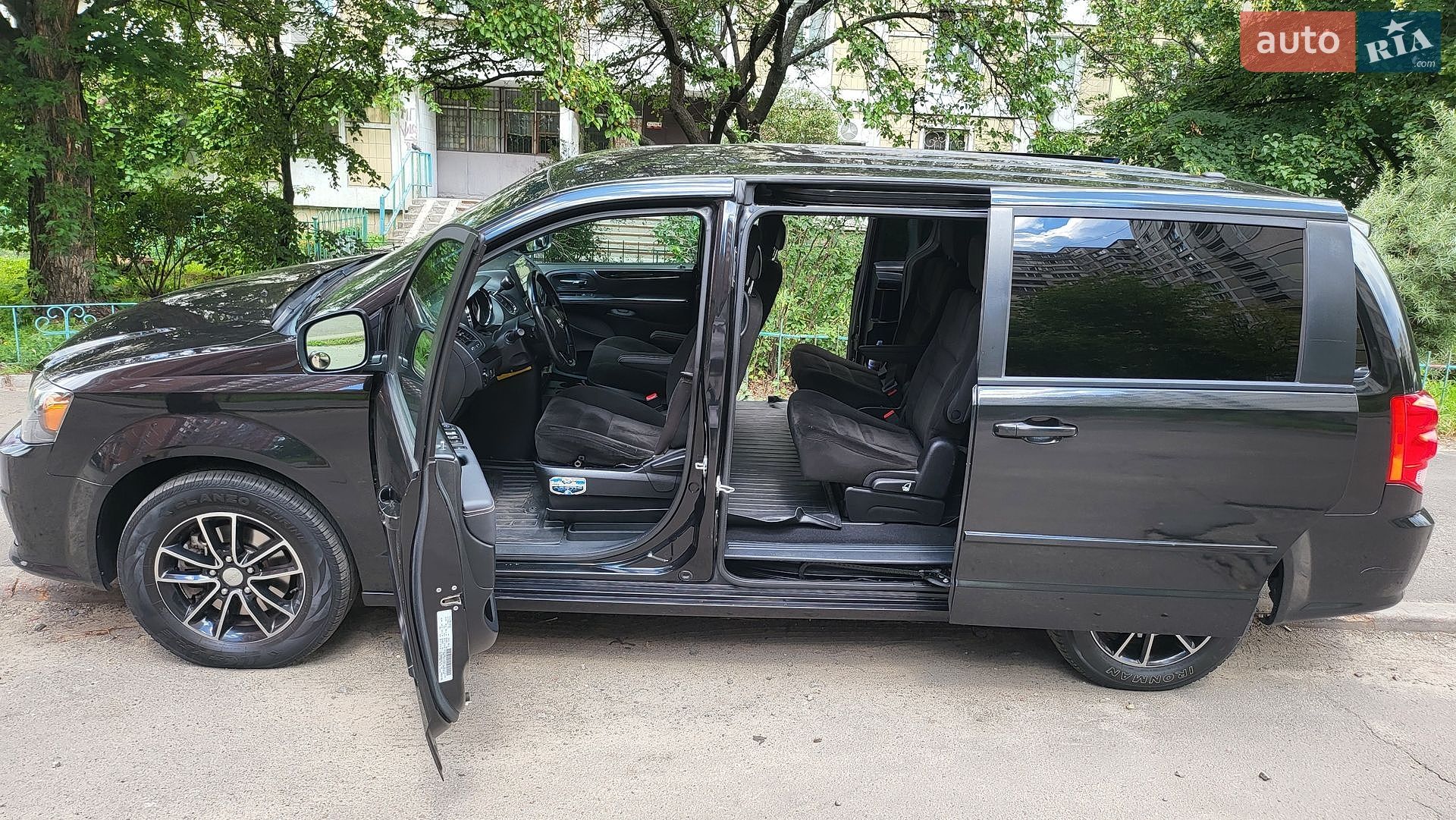 Dodge Grand Caravan 2015 VIN 2C4RDGBG0GR124719 фото оголошення 4 з 24