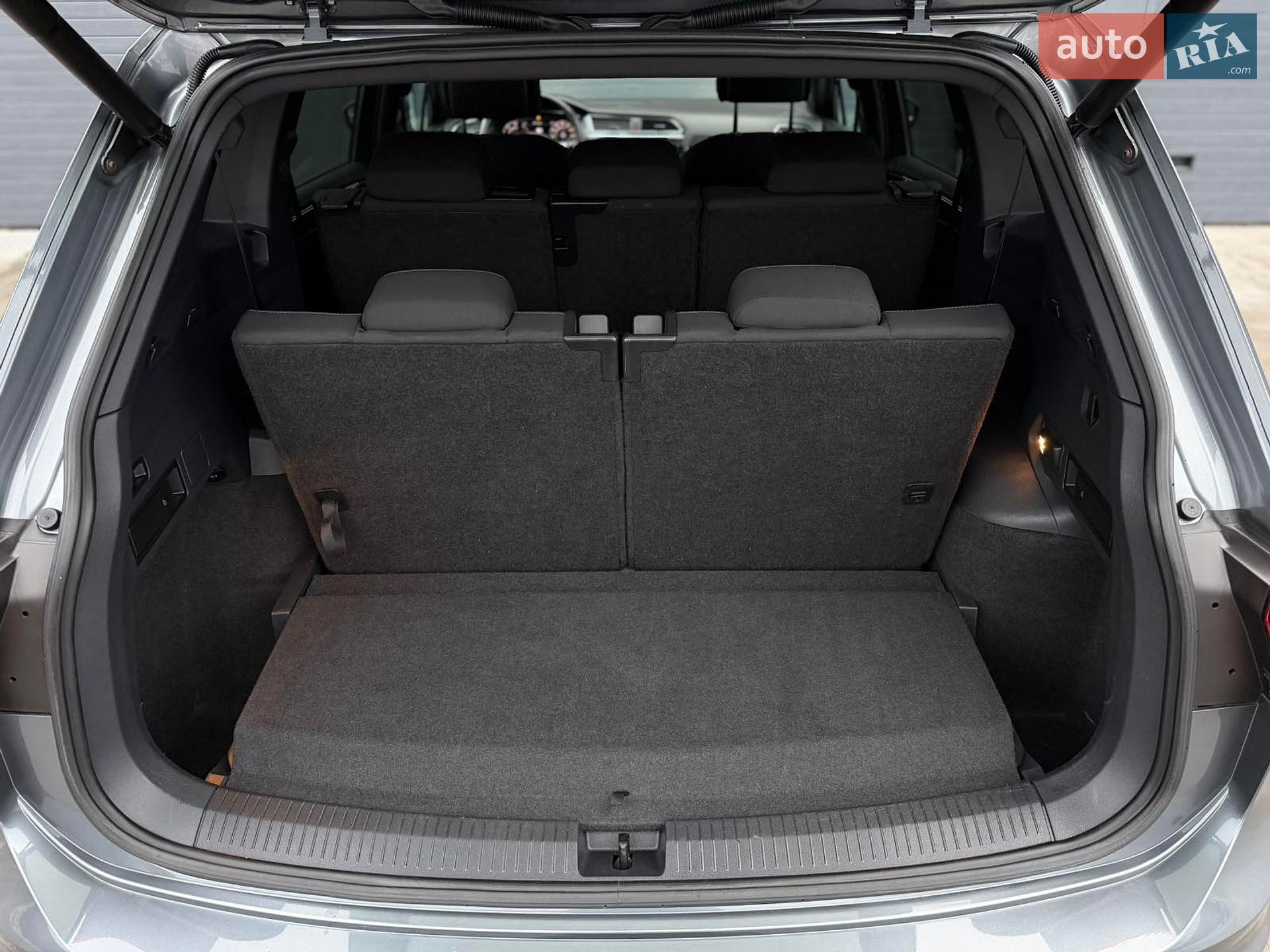 Volkswagen Tiguan 2019 VIN WVGZZZ5NZKM002526 фото оголошення 115 з 192