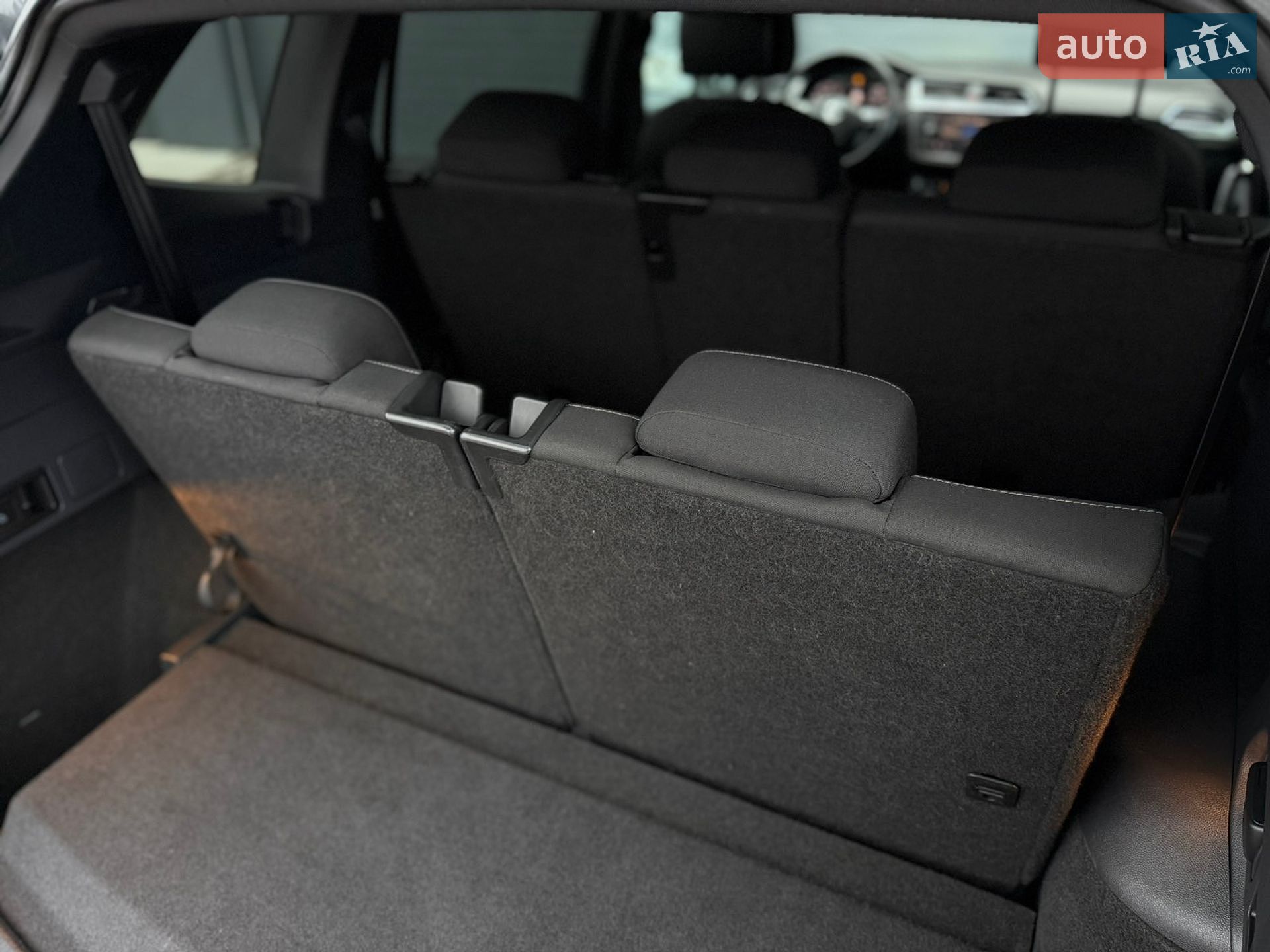 Volkswagen Tiguan 2019 VIN WVGZZZ5NZKM002526 фото оголошення 125 з 192