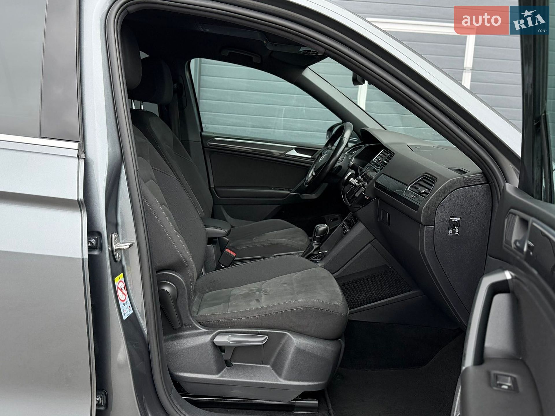 Volkswagen Tiguan 2019 VIN WVGZZZ5NZKM002526 фото оголошення 126 з 192