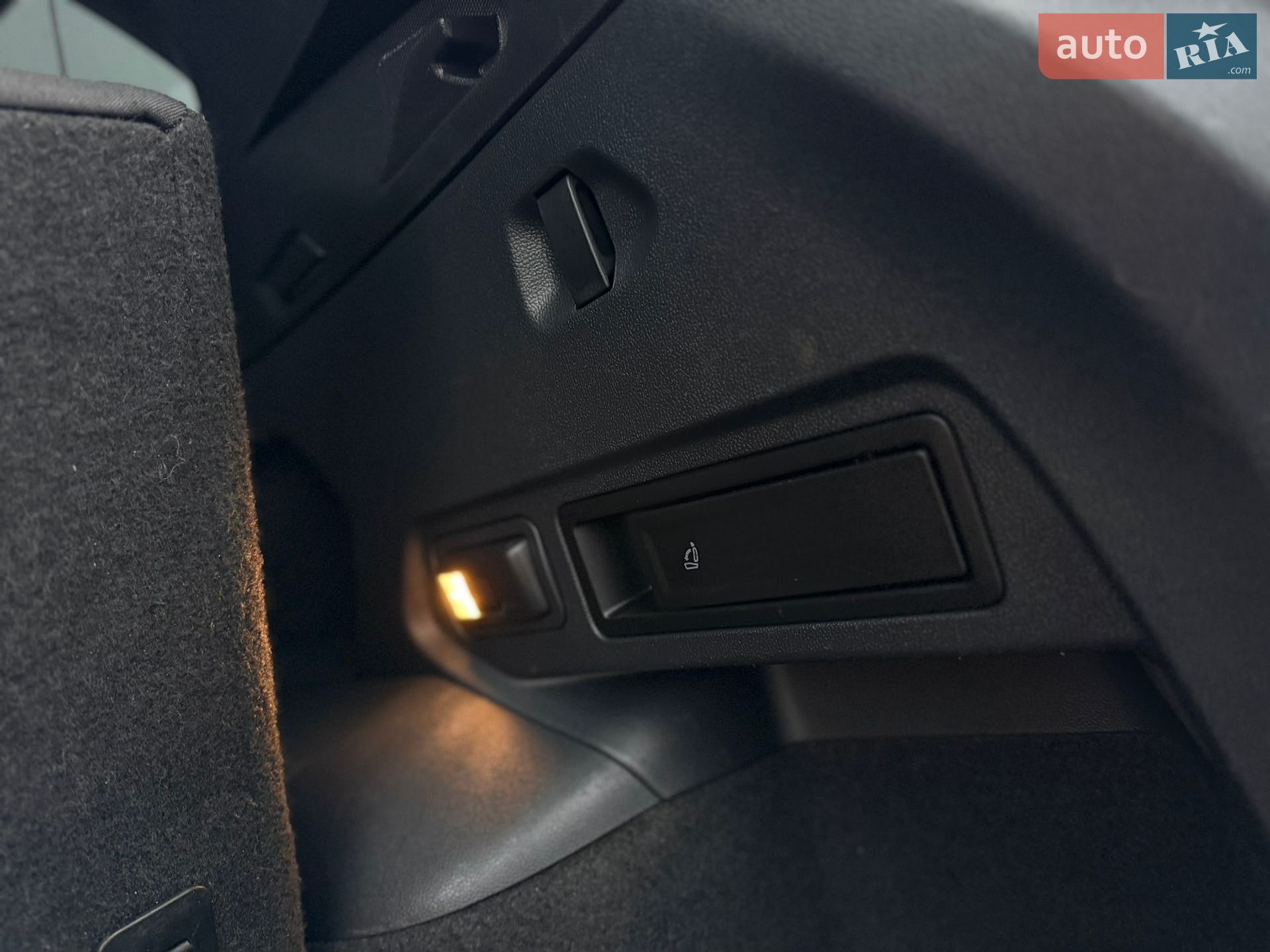 Volkswagen Tiguan 2019 VIN WVGZZZ5NZKM002526 фото оголошення 129 з 192