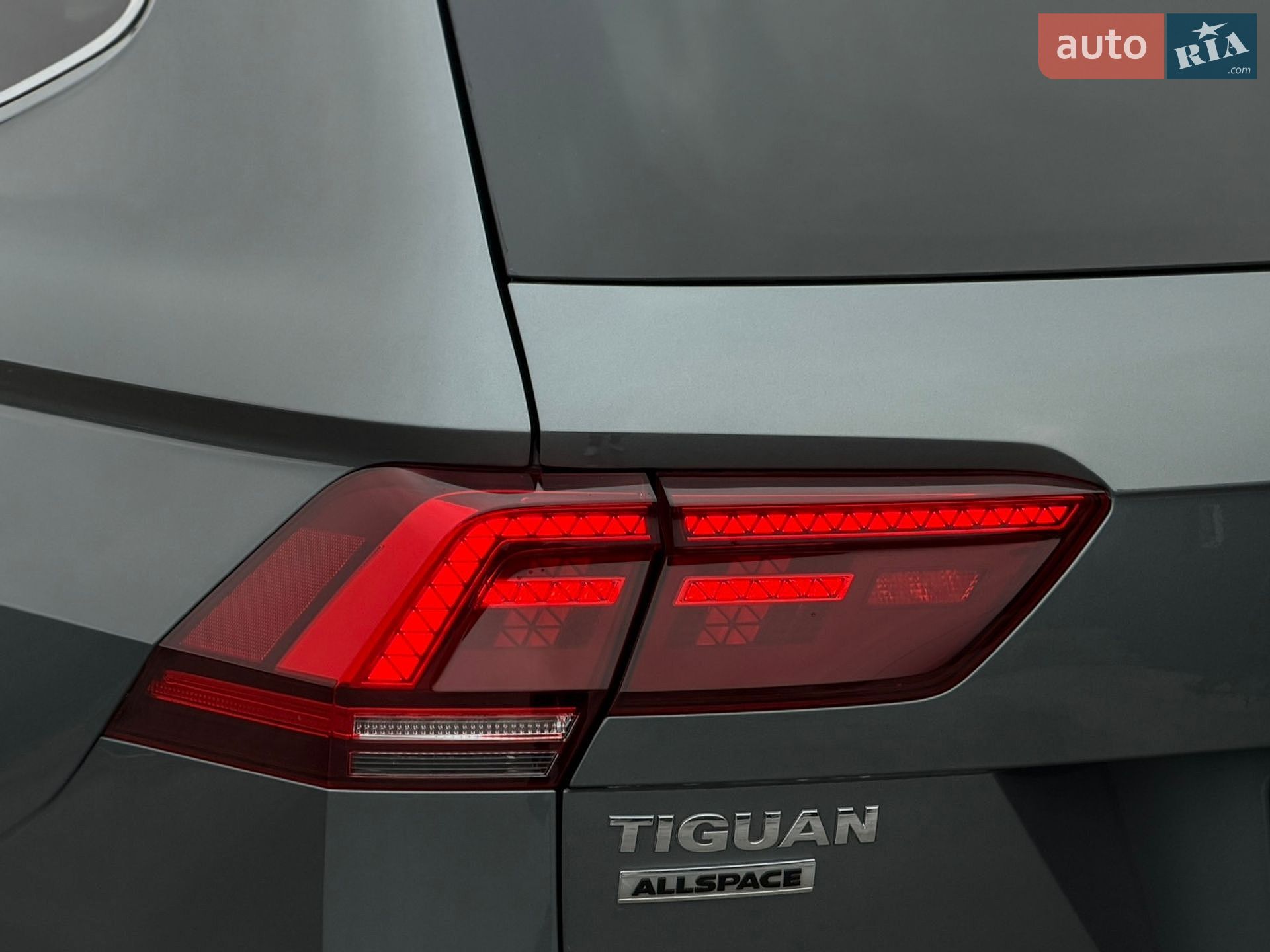 Volkswagen Tiguan 2019 VIN WVGZZZ5NZKM002526 фото оголошення 128 з 192