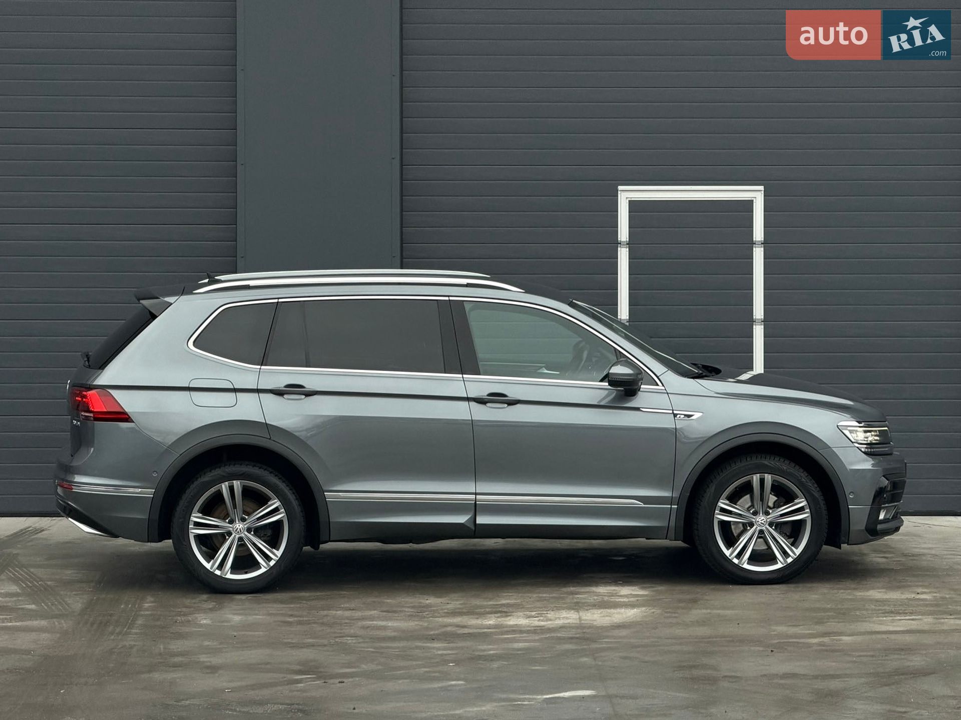 Volkswagen Tiguan 2019 VIN WVGZZZ5NZKM002526 фото оголошення 134 з 192