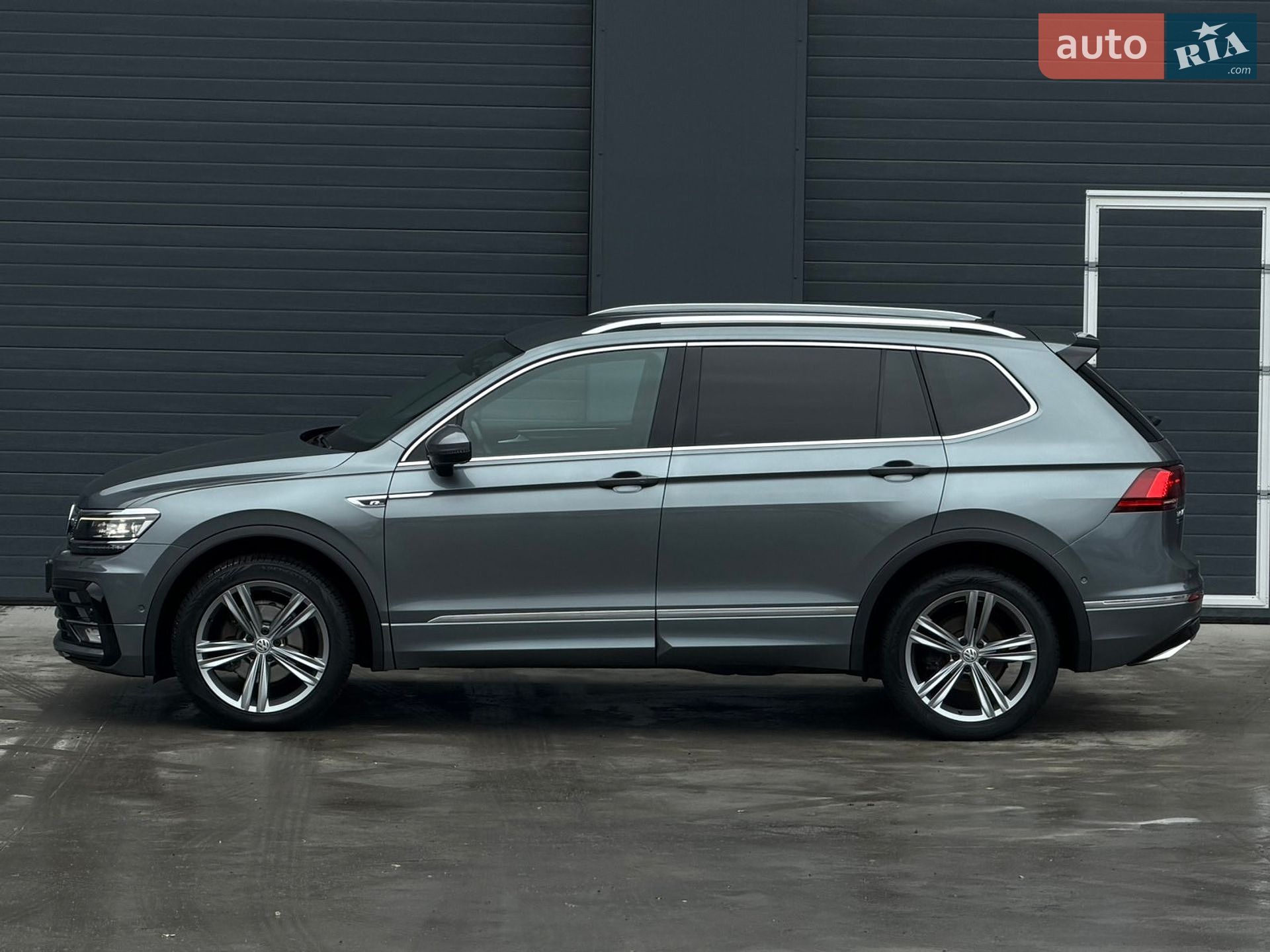 Volkswagen Tiguan 2019 VIN WVGZZZ5NZKM002526 фото оголошення 138 з 192