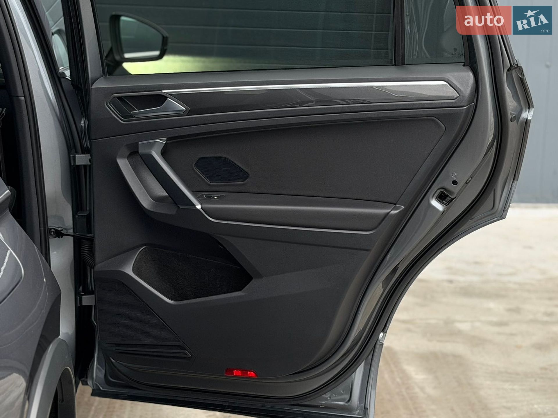 Volkswagen Tiguan 2019 VIN WVGZZZ5NZKM002526 фото оголошення 160 з 192