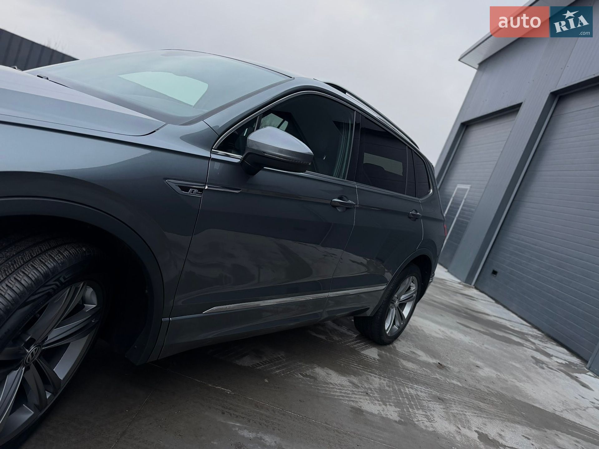 Volkswagen Tiguan 2019 VIN WVGZZZ5NZKM002526 фото оголошення 176 з 192