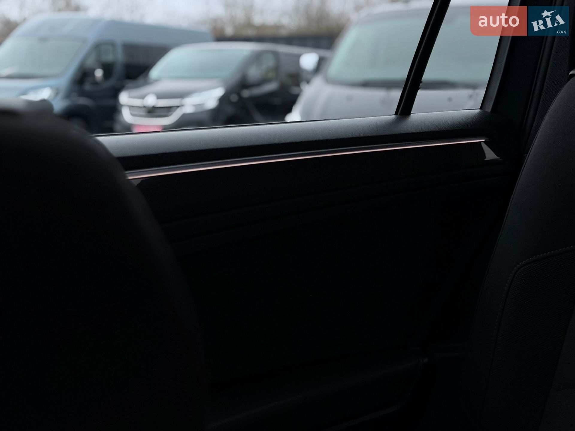 Volkswagen Tiguan 2019 VIN WVGZZZ5NZKM002526 фото оголошення 178 з 192