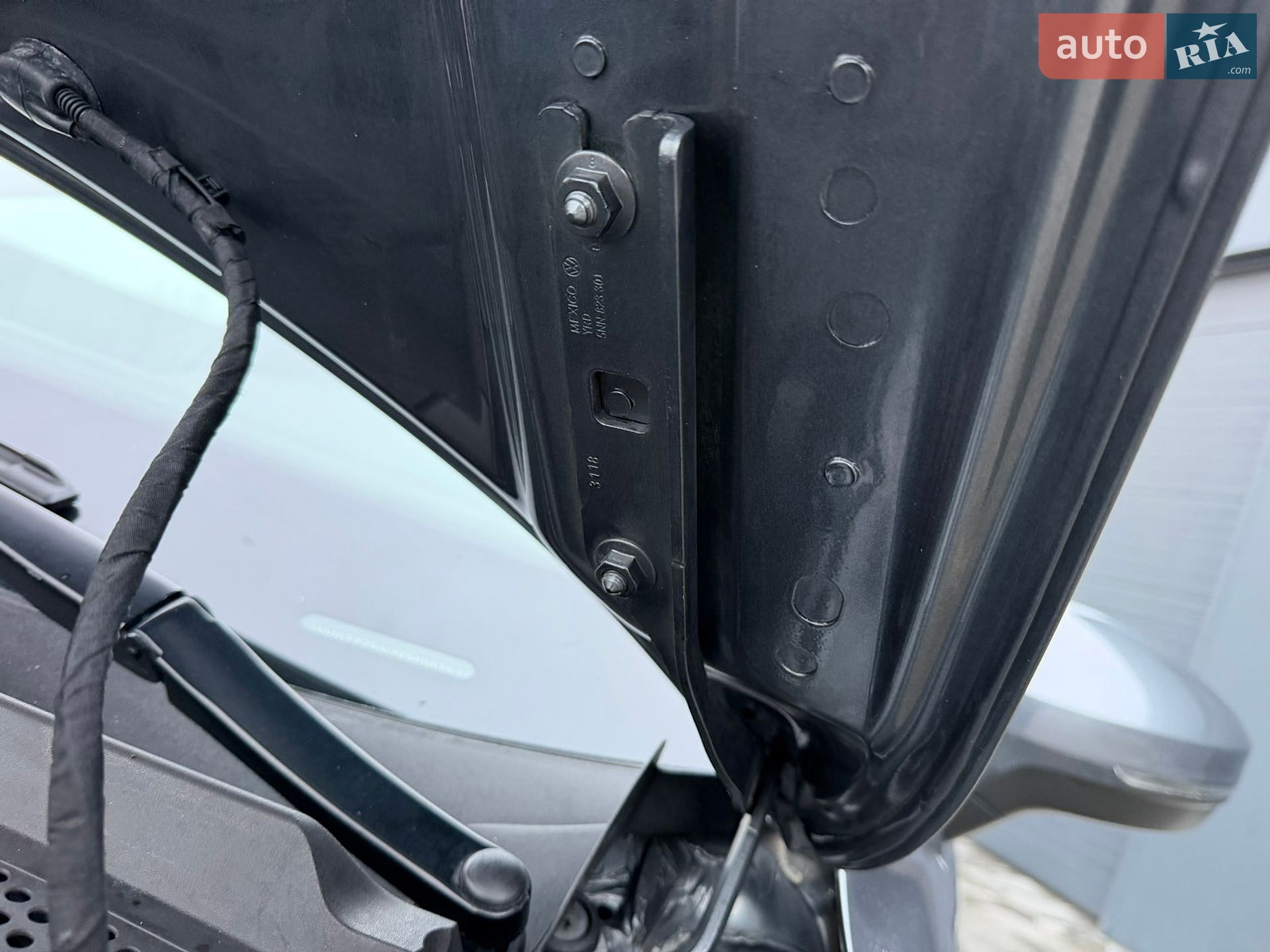 Volkswagen Tiguan 2019 VIN WVGZZZ5NZKM002526 фото оголошення 186 з 192