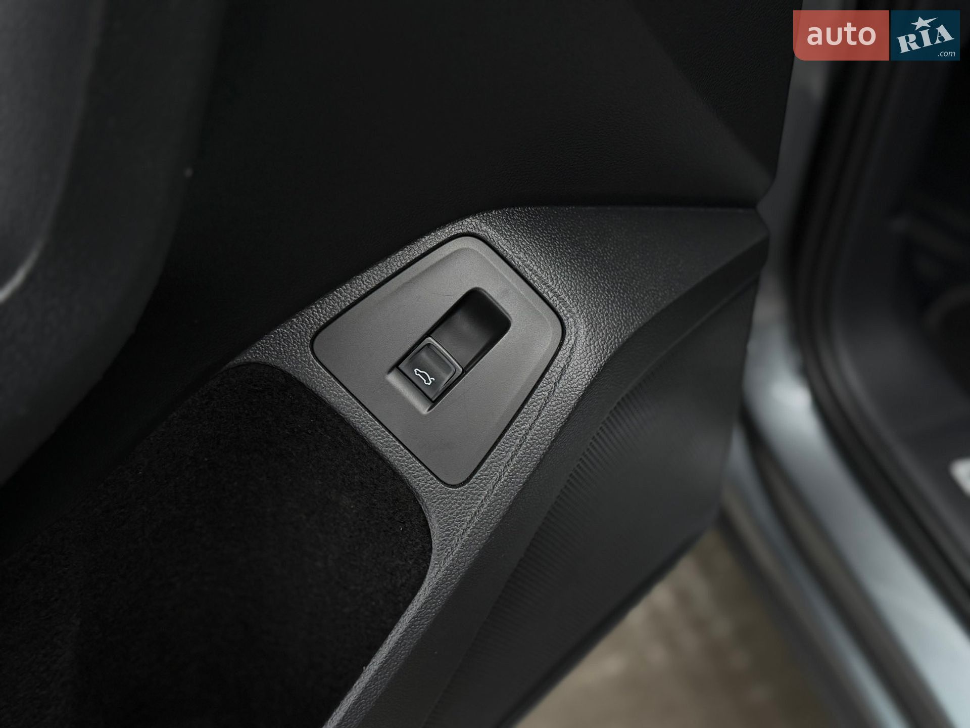 Volkswagen Tiguan 2019 VIN WVGZZZ5NZKM002526 фото оголошення 187 з 192