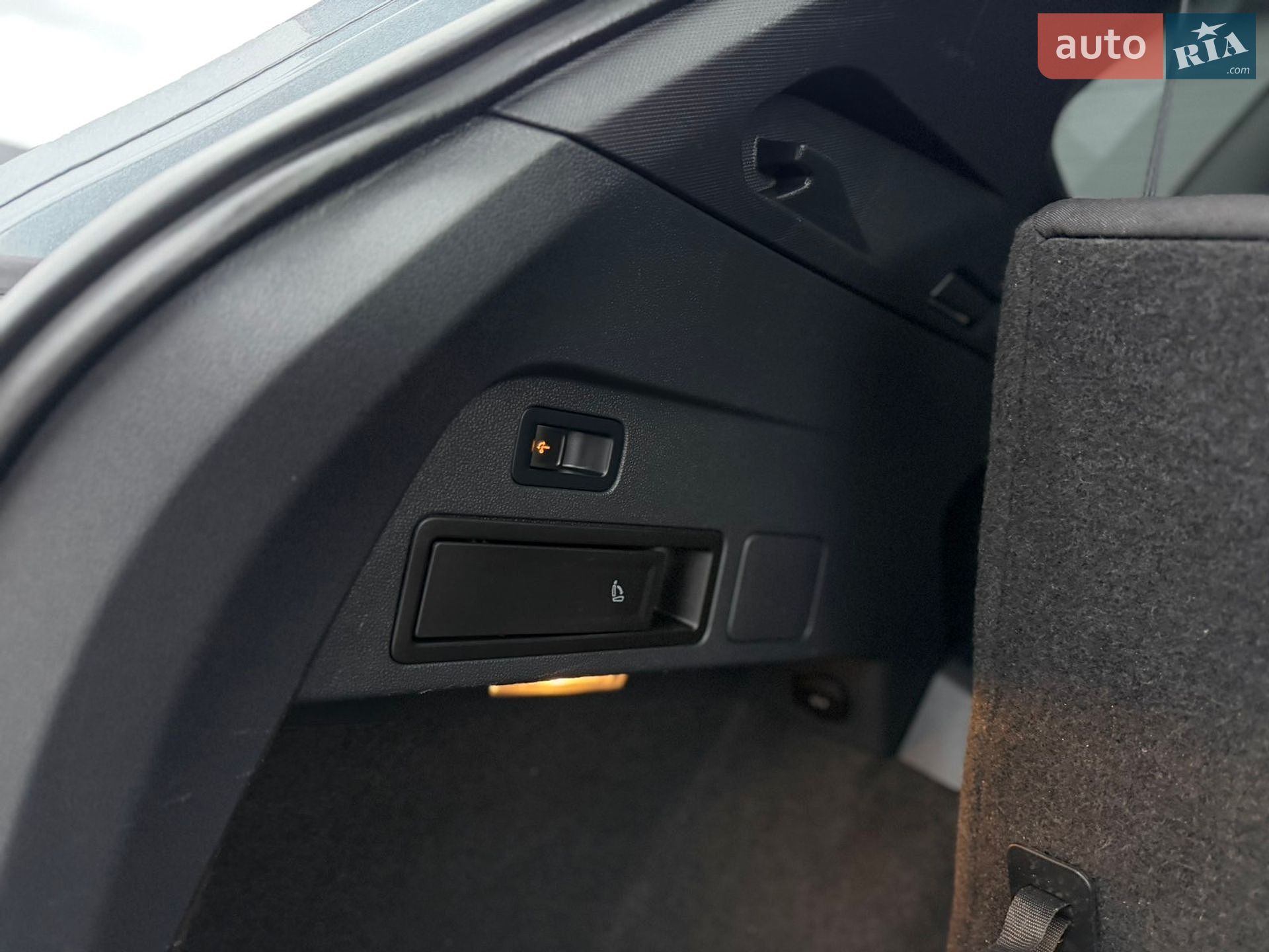 Volkswagen Tiguan 2019 VIN WVGZZZ5NZKM002526 фото оголошення 192 з 192
