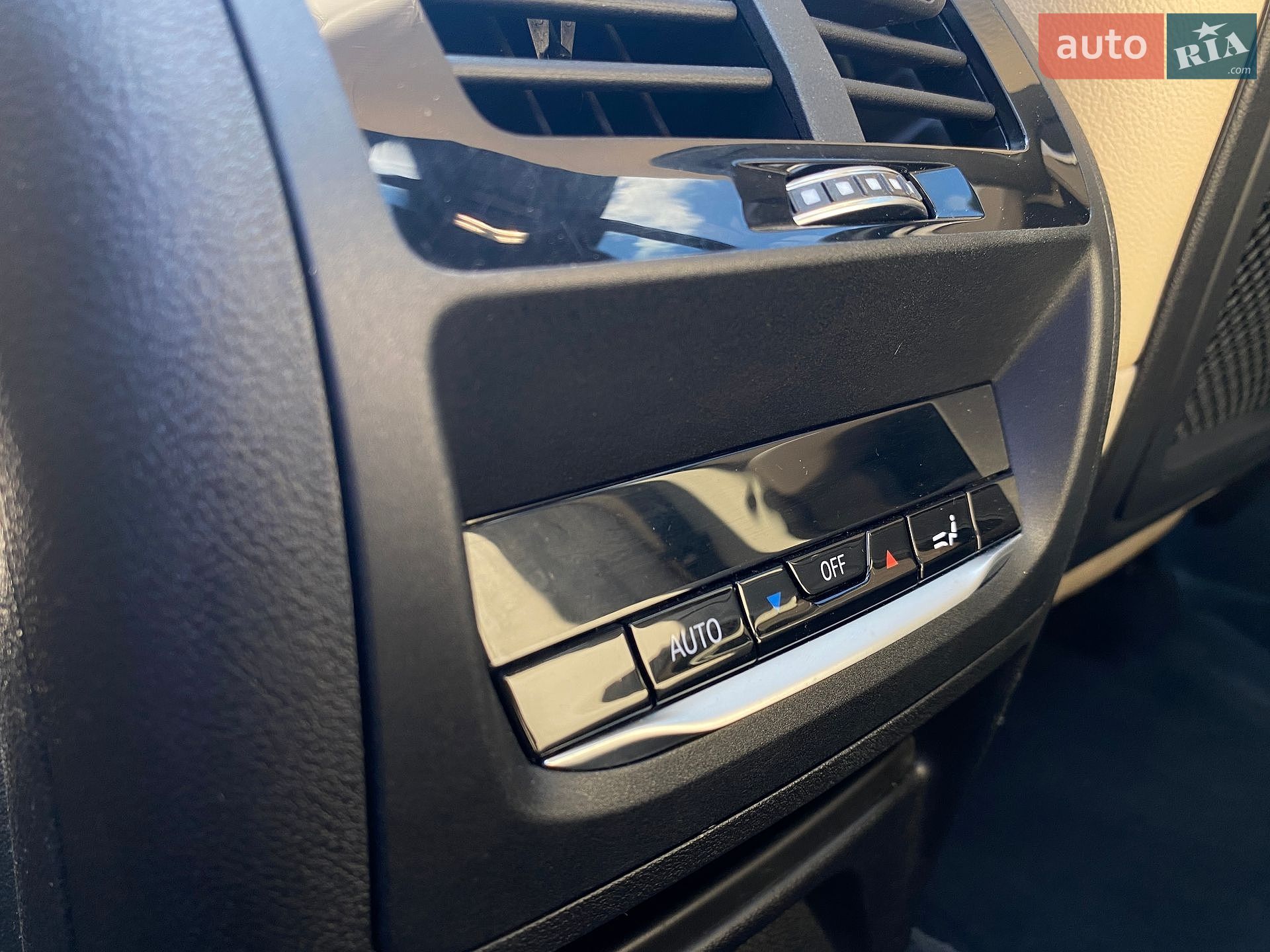 BMW X3 2019 VIN 5UXTS3C58K0Z08391 фото оголошення 23 з 26