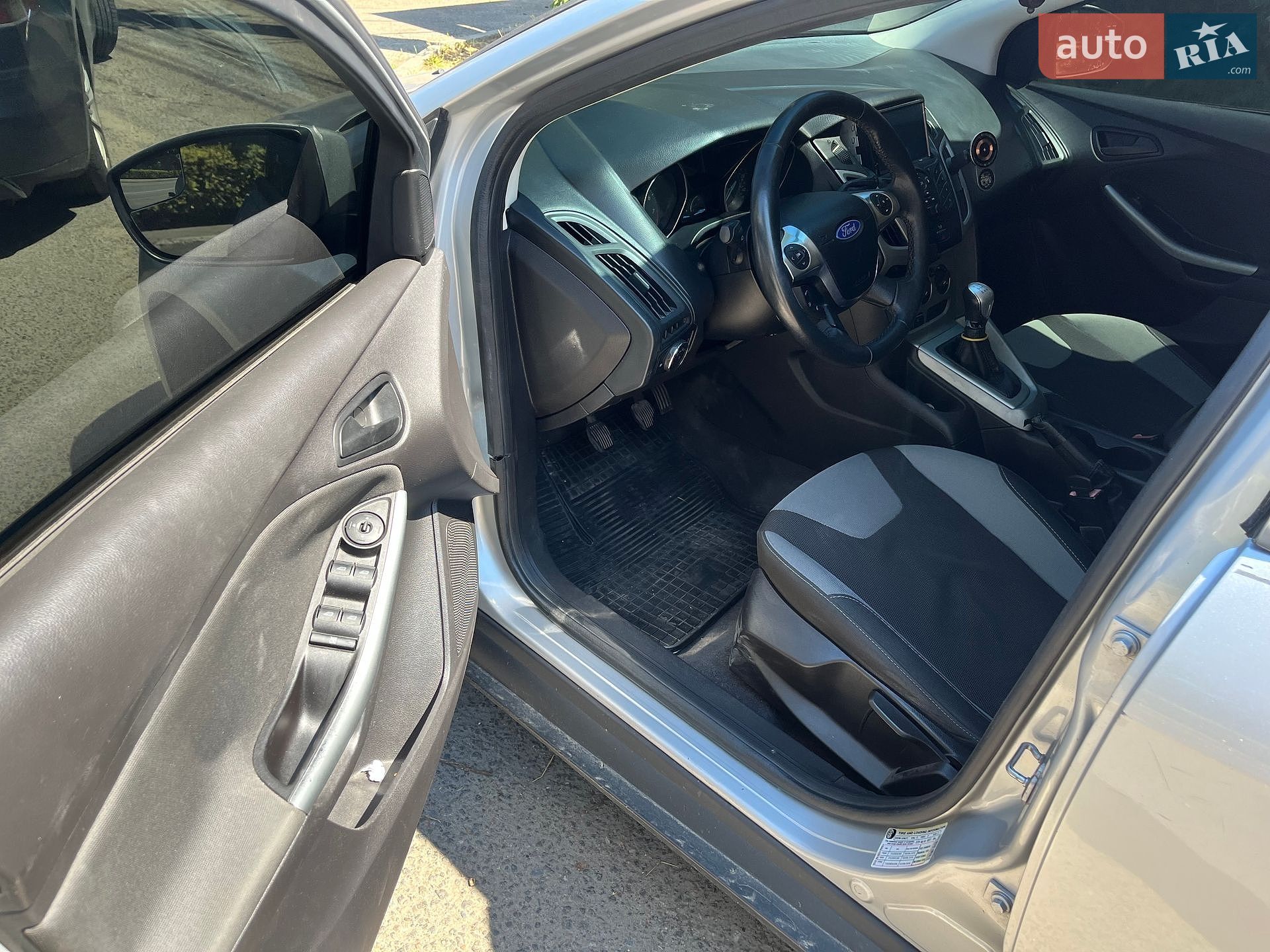 Ford Focus 2011 VIN 1FAHP3K25CL282630 фото оголошення 9 з 14