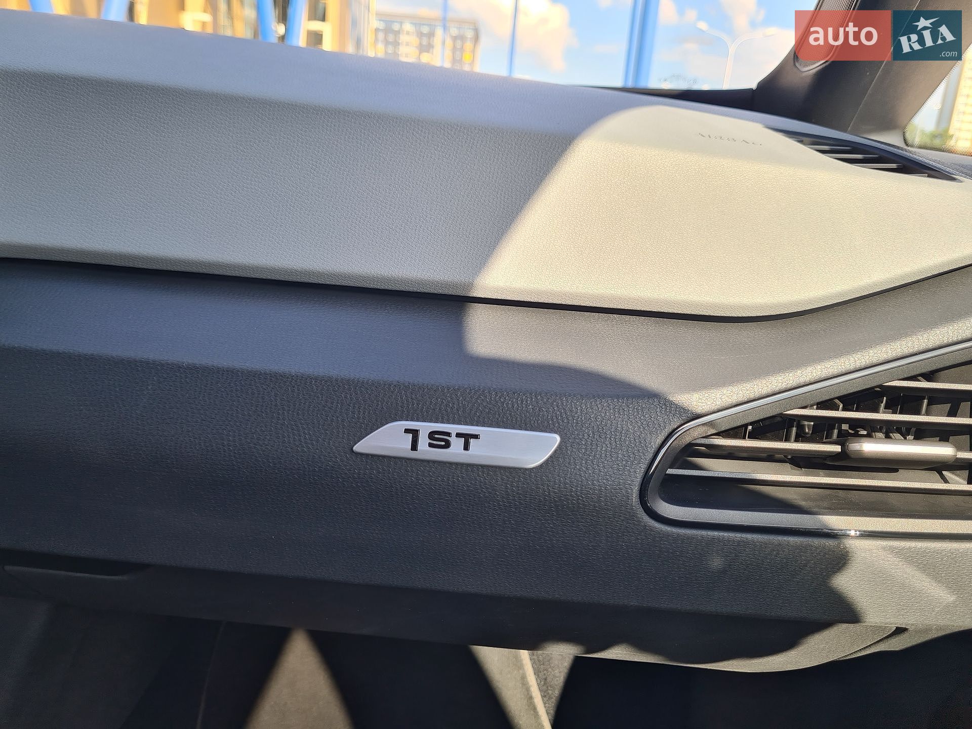 Volkswagen ID.3 2020 VIN WVWZZZE1ZLP017471 фото оголошення 38 з 50