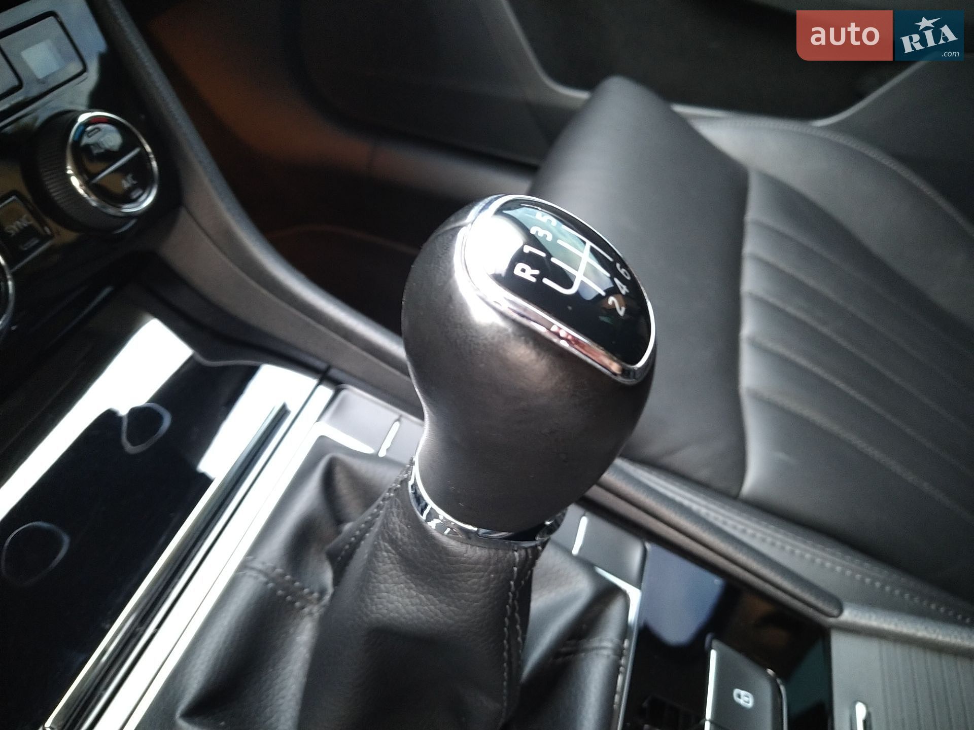 Skoda Superb 2018 VIN TMBJG9NP3J7580234 фото оголошення 193 з 210