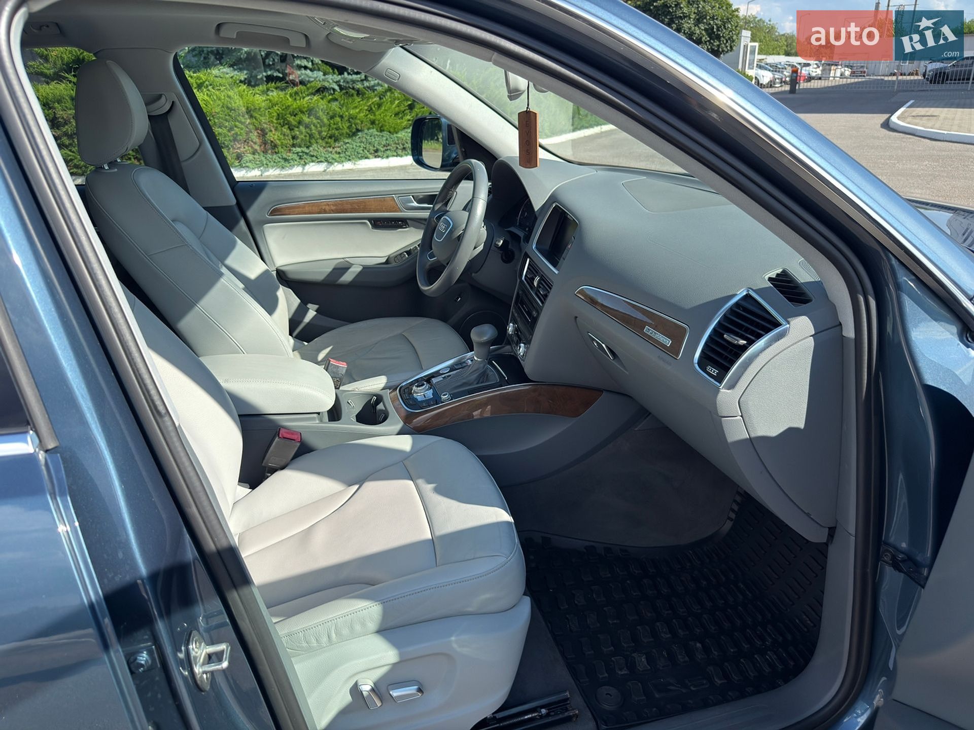 Audi Q5 2016 VIN WA1L2AFP6GA121972 фото оголошення 43 з 92