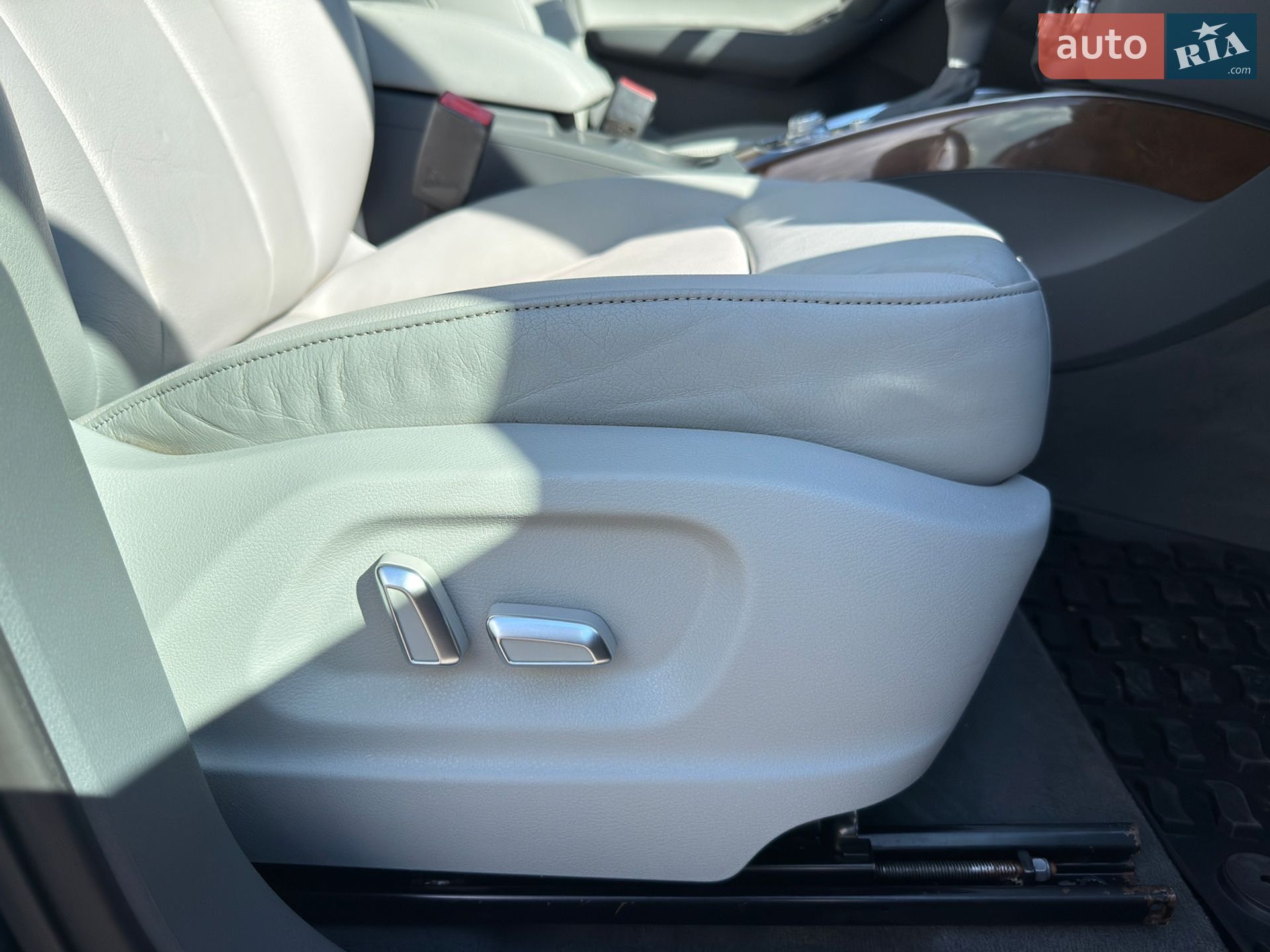 Audi Q5 2016 VIN WA1L2AFP6GA121972 фото оголошення 56 з 92