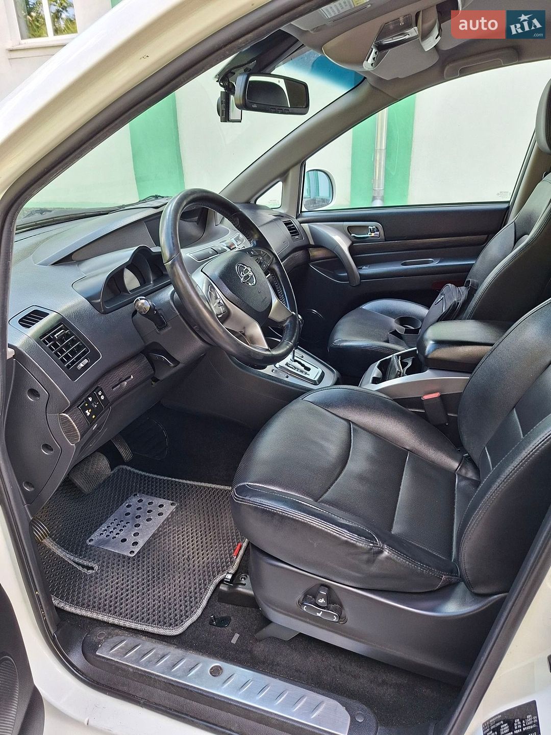 SsangYong Korando Turismo 2017 VIN KPBKJ2AE1HP119827 фото оголошення 20 з 69