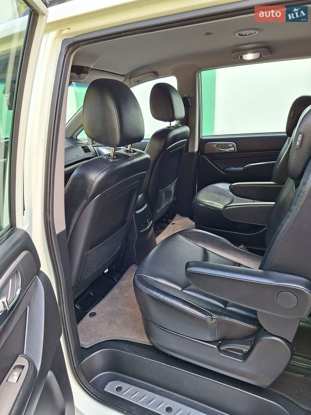 SsangYong Korando Turismo 2017 VIN KPBKJ2AE1HP119827 фото оголошення 27 з 69