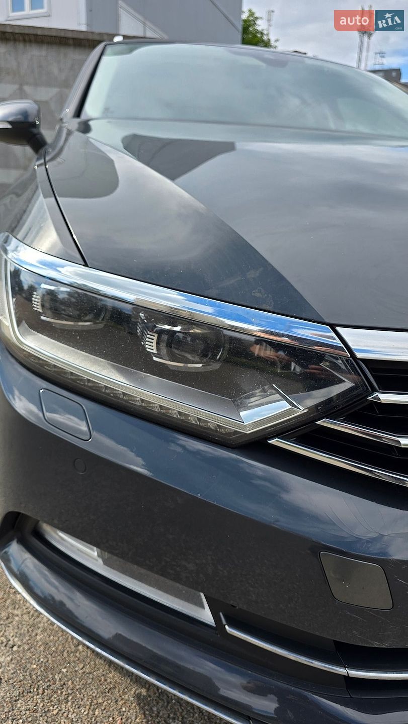 Volkswagen Passat 2018 VIN WVWZZZ3CZJE210643 фото оголошення 12 з 40