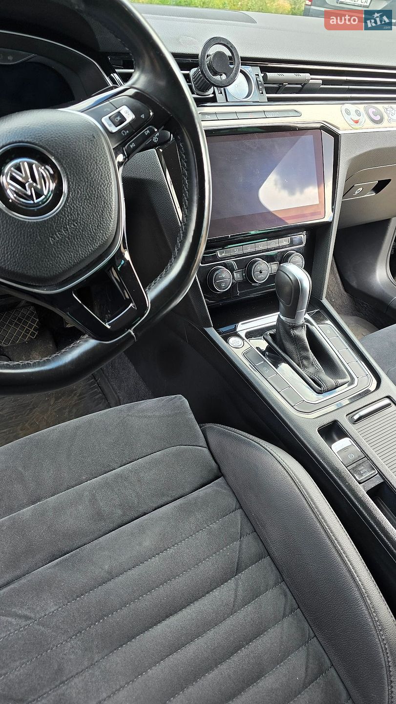 Volkswagen Passat 2018 VIN WVWZZZ3CZJE210643 фото оголошення 19 з 40