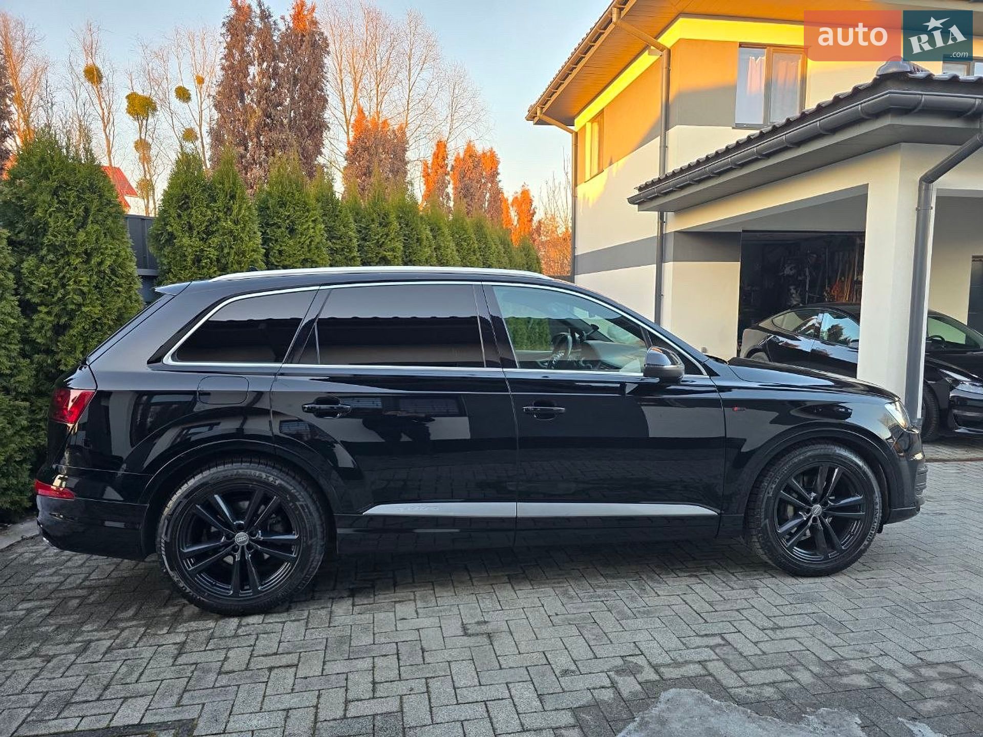 Audi Q7 2016 VIN WAUZZZ4M4GD063035 фото оголошення 3 з 38