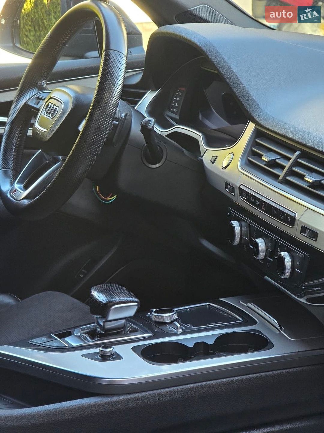 Audi Q7 2016 VIN WAUZZZ4M4GD063035 фото оголошення 23 з 38