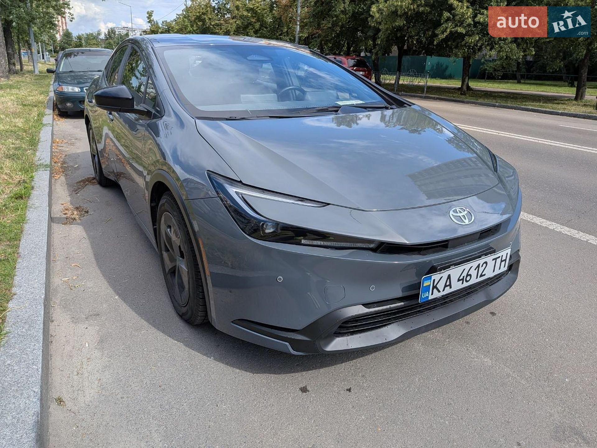 Toyota Prius 2024 VIN JTDACAAU8R3025646 фото оголошення 2 з 34