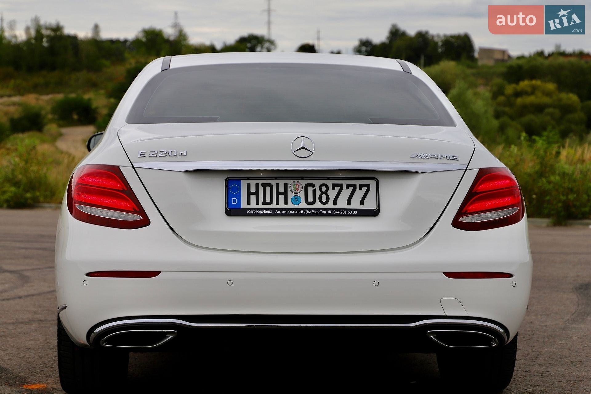 Mercedes-Benz E-Class 2019 VIN WDDZF0EB1KA665766 фото оголошення 4 з 161